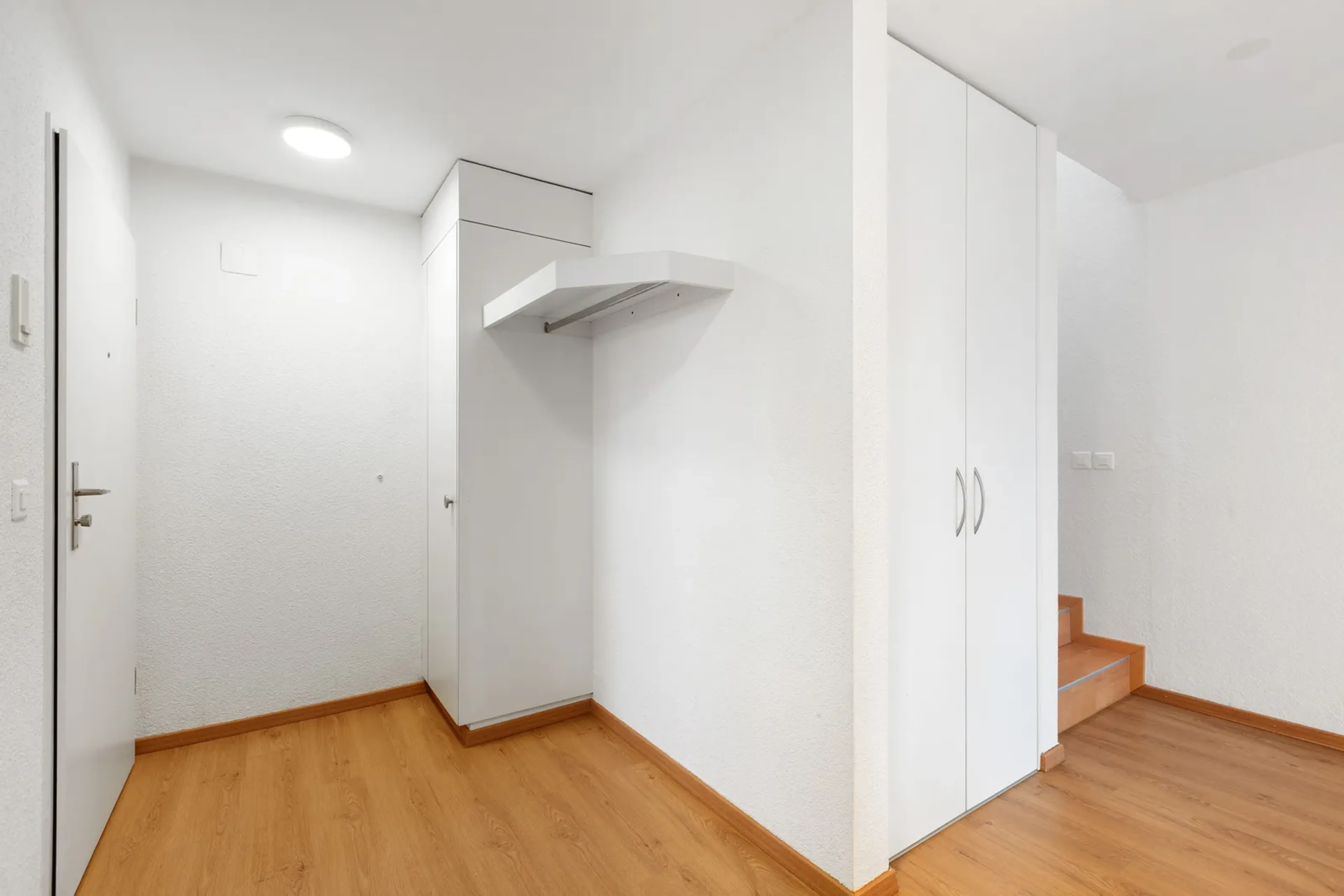5.5-Zimmer-Dachwohnung mit Cheminée in Bonau - 3