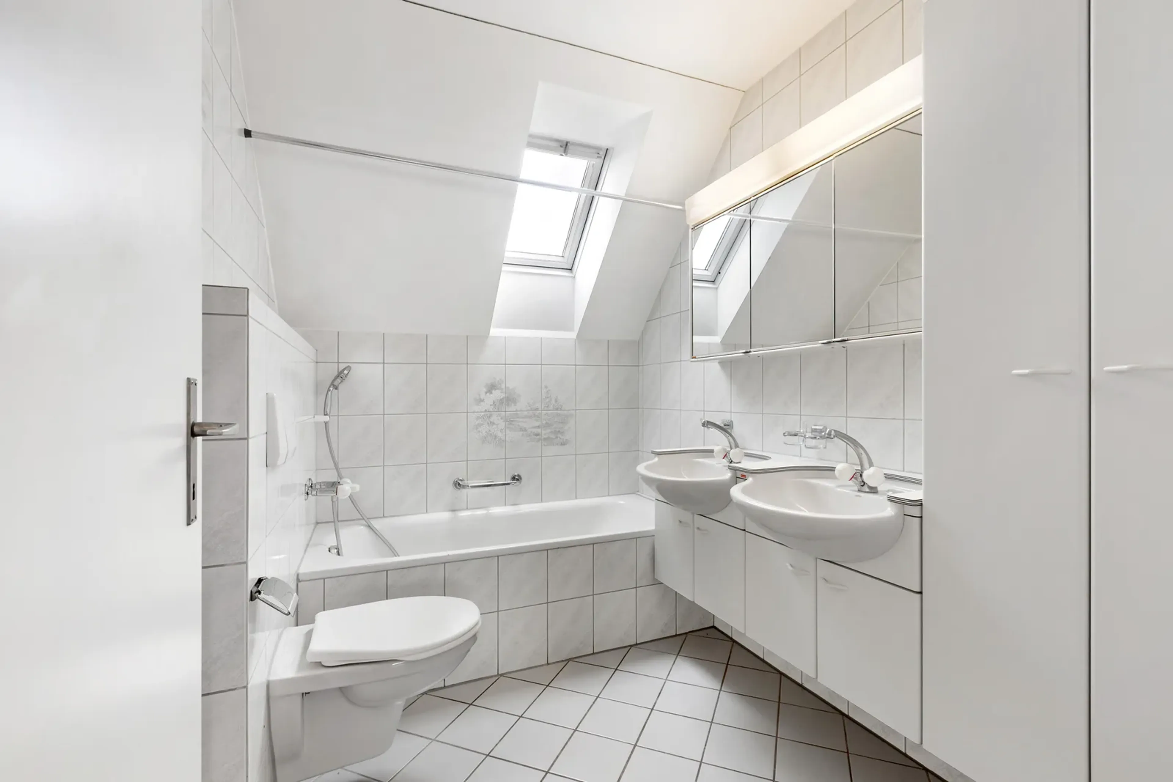 5.5-Zimmer-Dachwohnung mit Cheminée in Bonau - 11