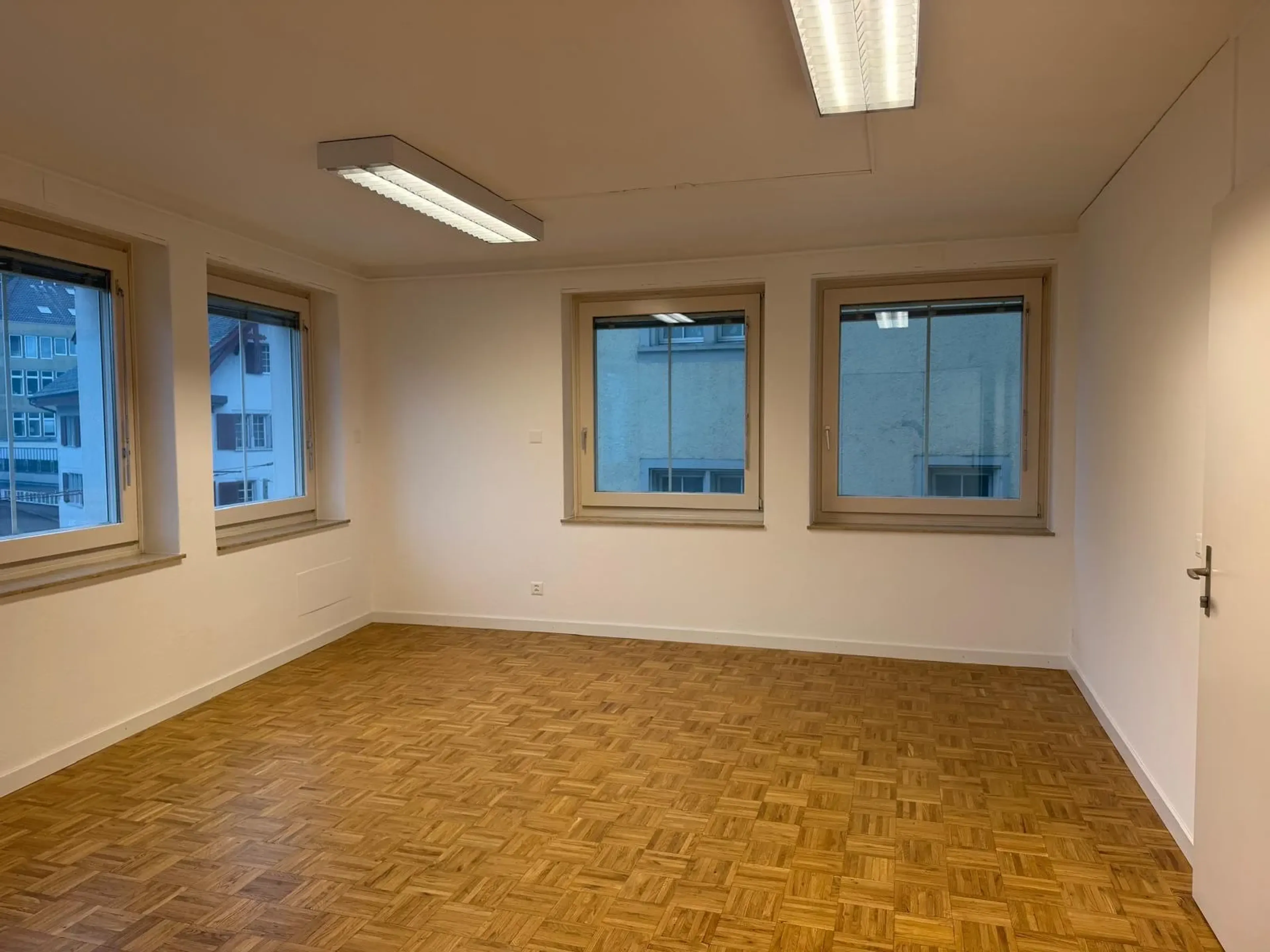 Helle 5-Zimmer-Bürofläche mit 140 m² im Zentrum von Winterthur - 9