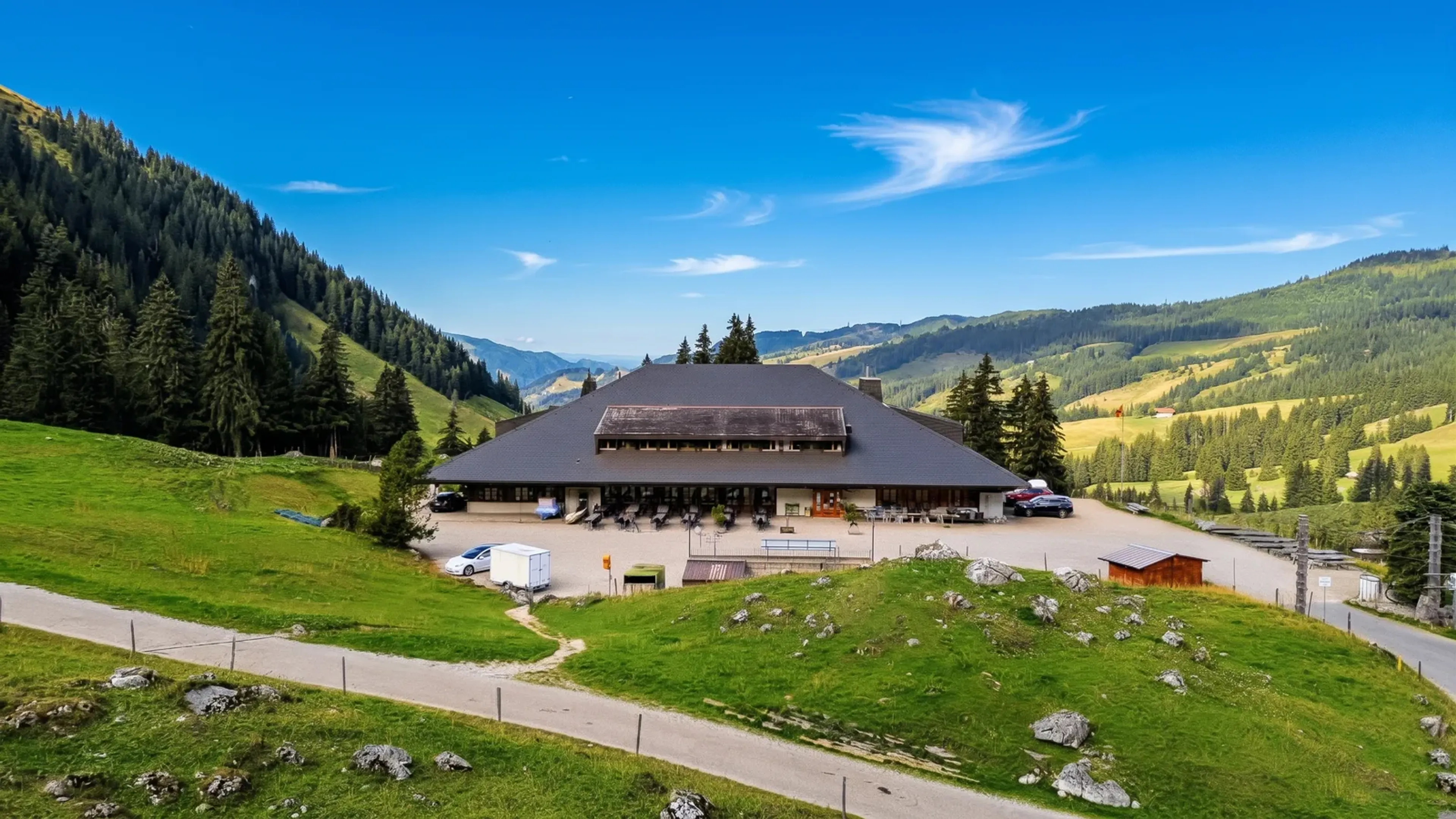 Berghaus mit Restaurant & Hotel