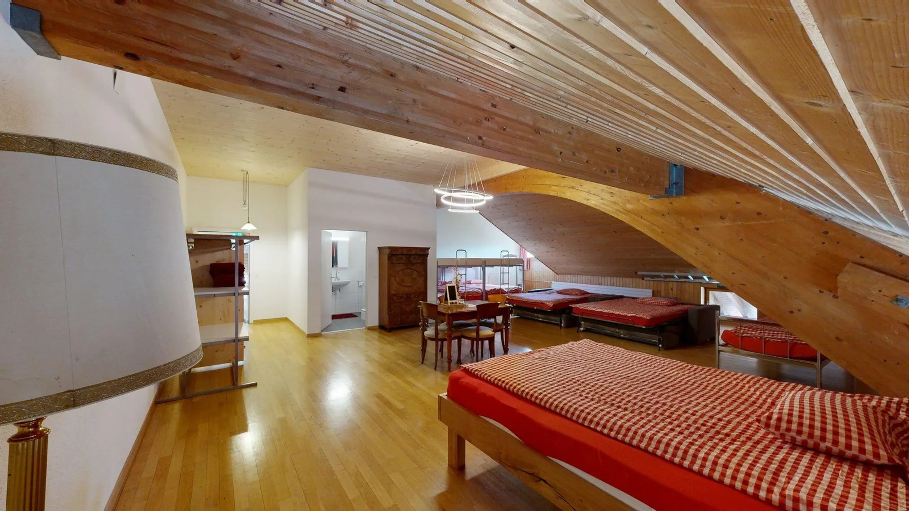 Berghaus mit Restaurant & Hotel - 31