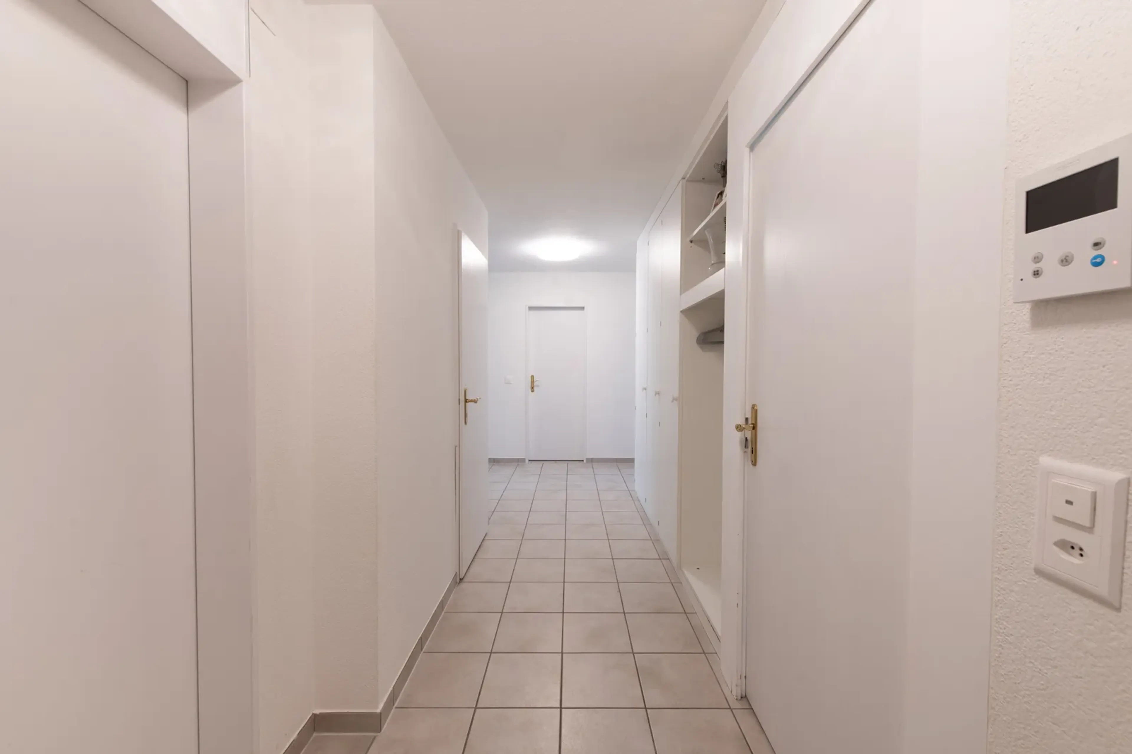 Viel Raum zum Wohlfühlen – helle 4-Zimmerwohnung mit Balkon und Lift - 4