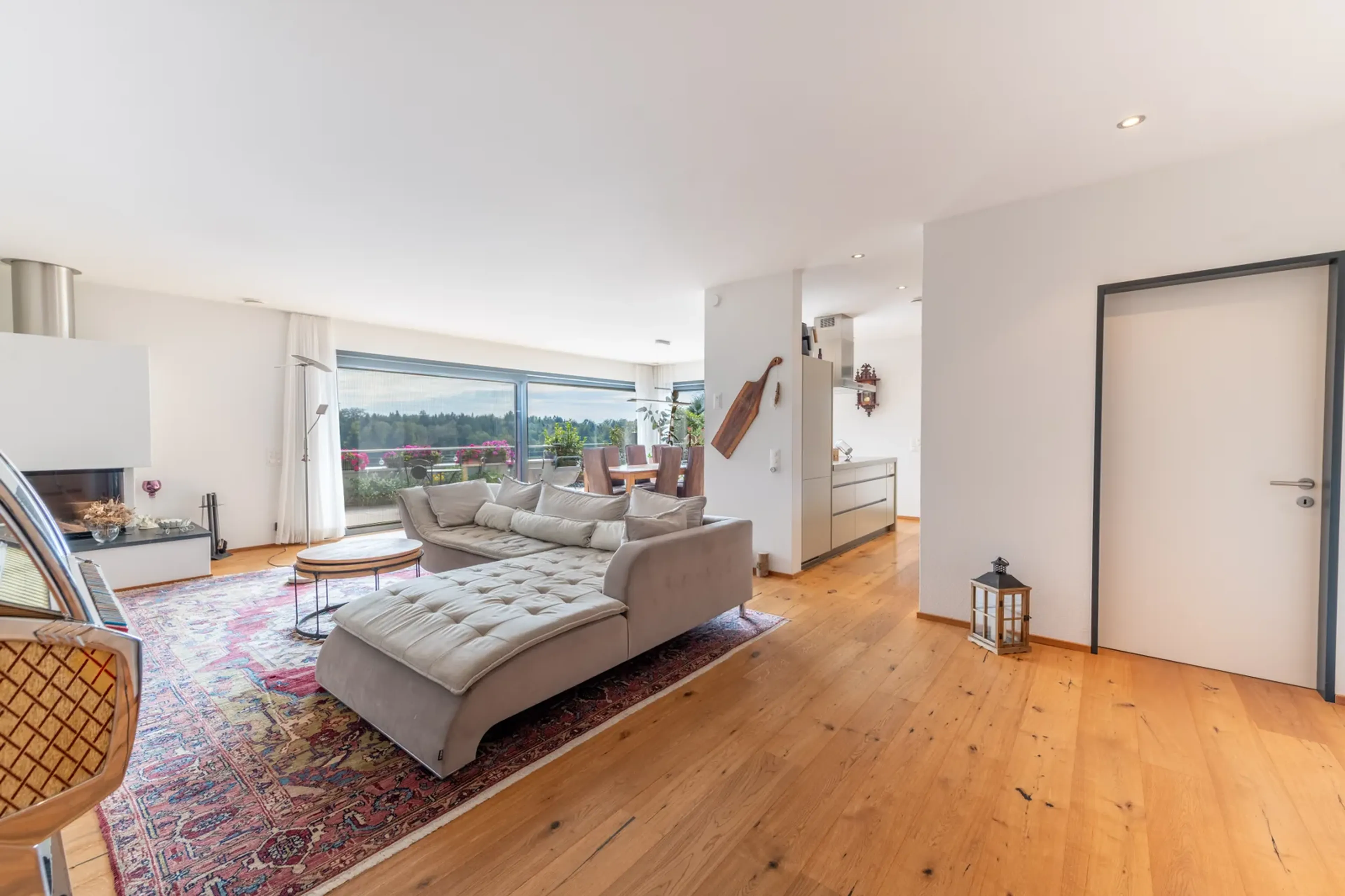 Ankommen, wohlfühlen und Weitblick geniessen - stilvolle 4.5-Zimmer-Terrassenwohnung mit Garten - 5