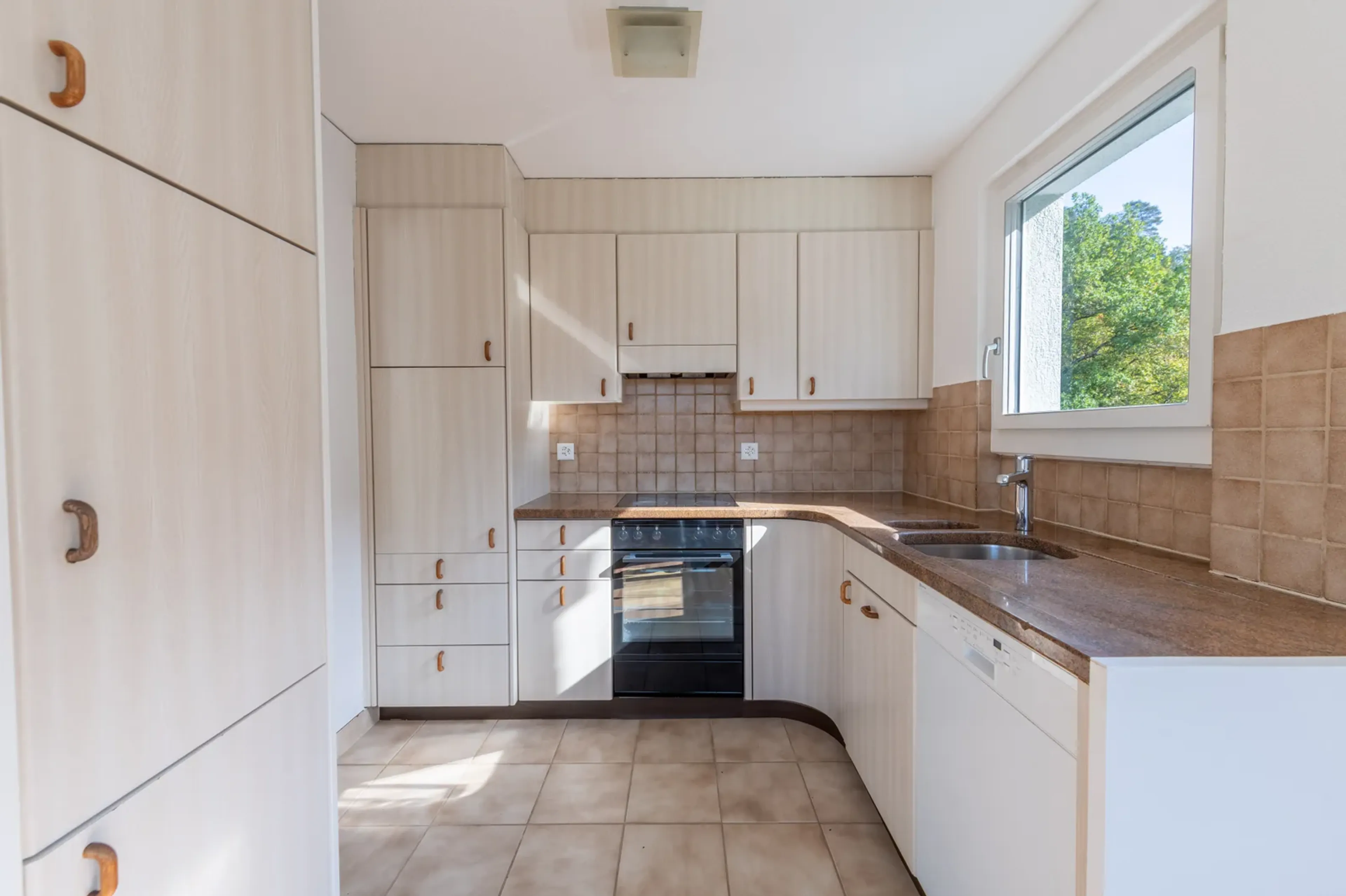 Wohnen über den Dächern von Kehrsatz: Helle 5.5-Zimmerwohnung mit Bastelraum - 4