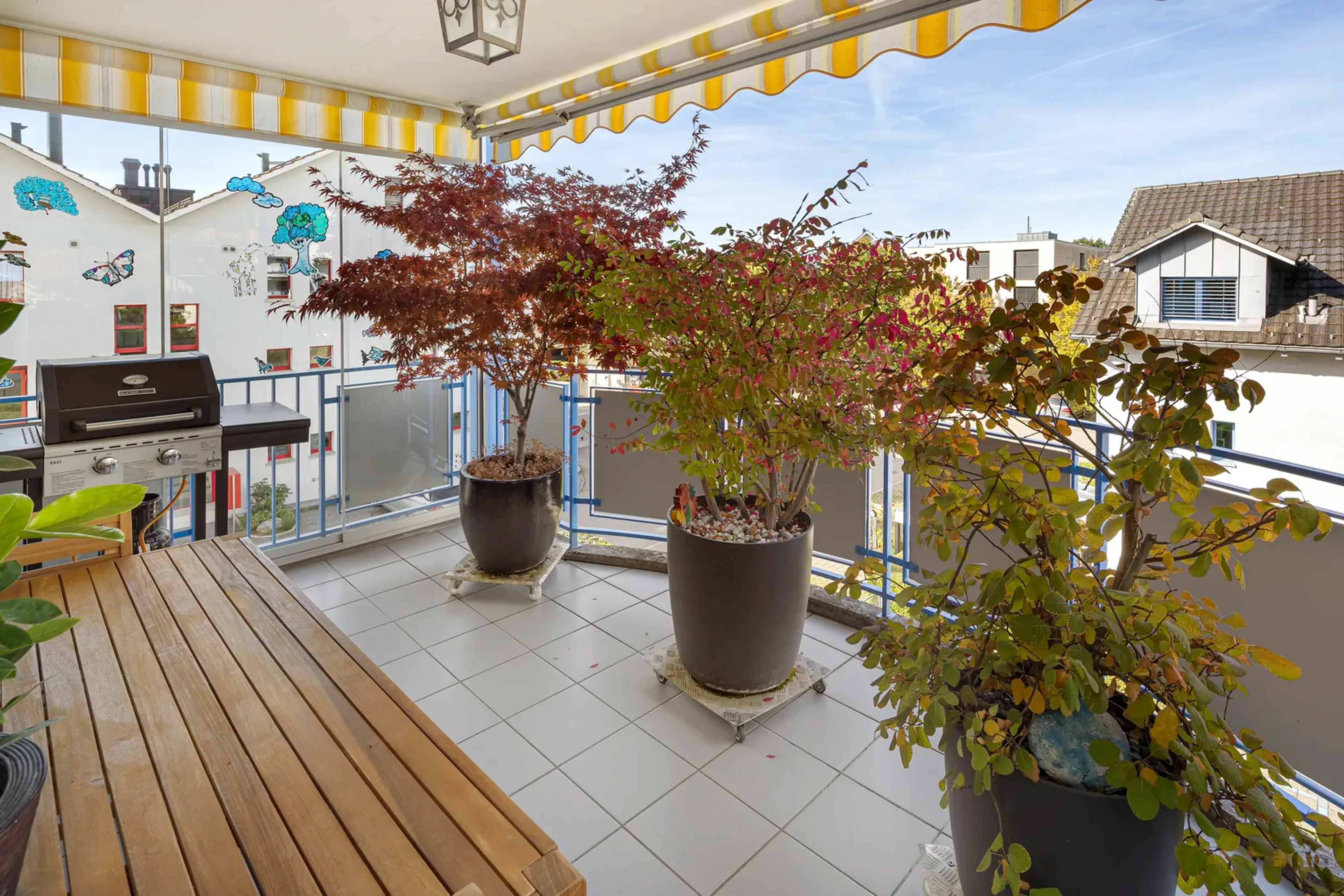Zentrale, ruhige Wohnoase mit Sonnenbalkon und tiefem Steuerfuss - 14