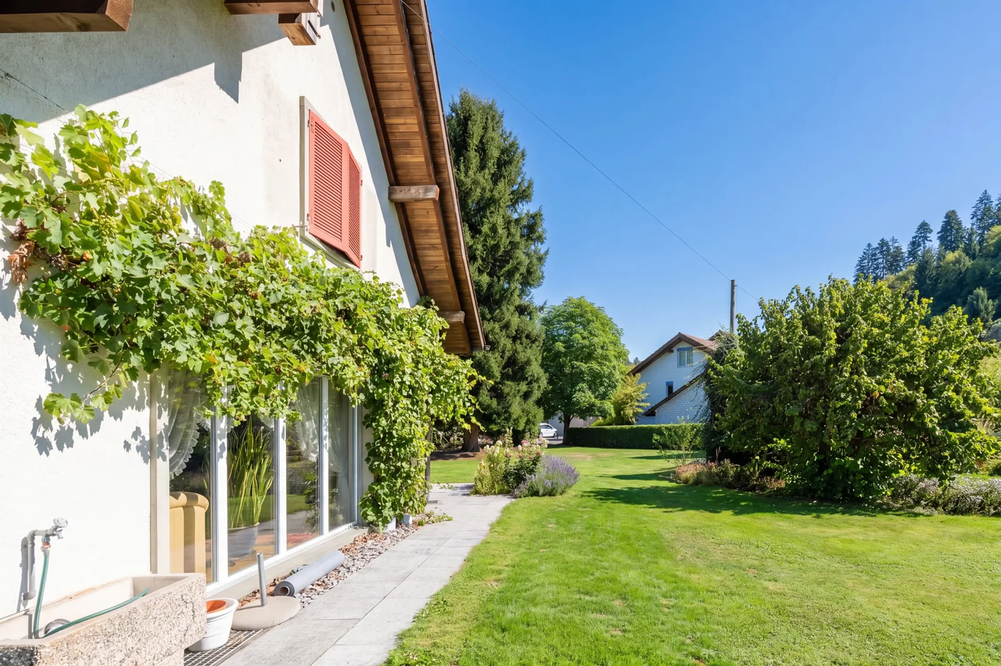 Freistehendes Einfamilienhaus mit Einliegerwohnung und Baulandreserve - 18