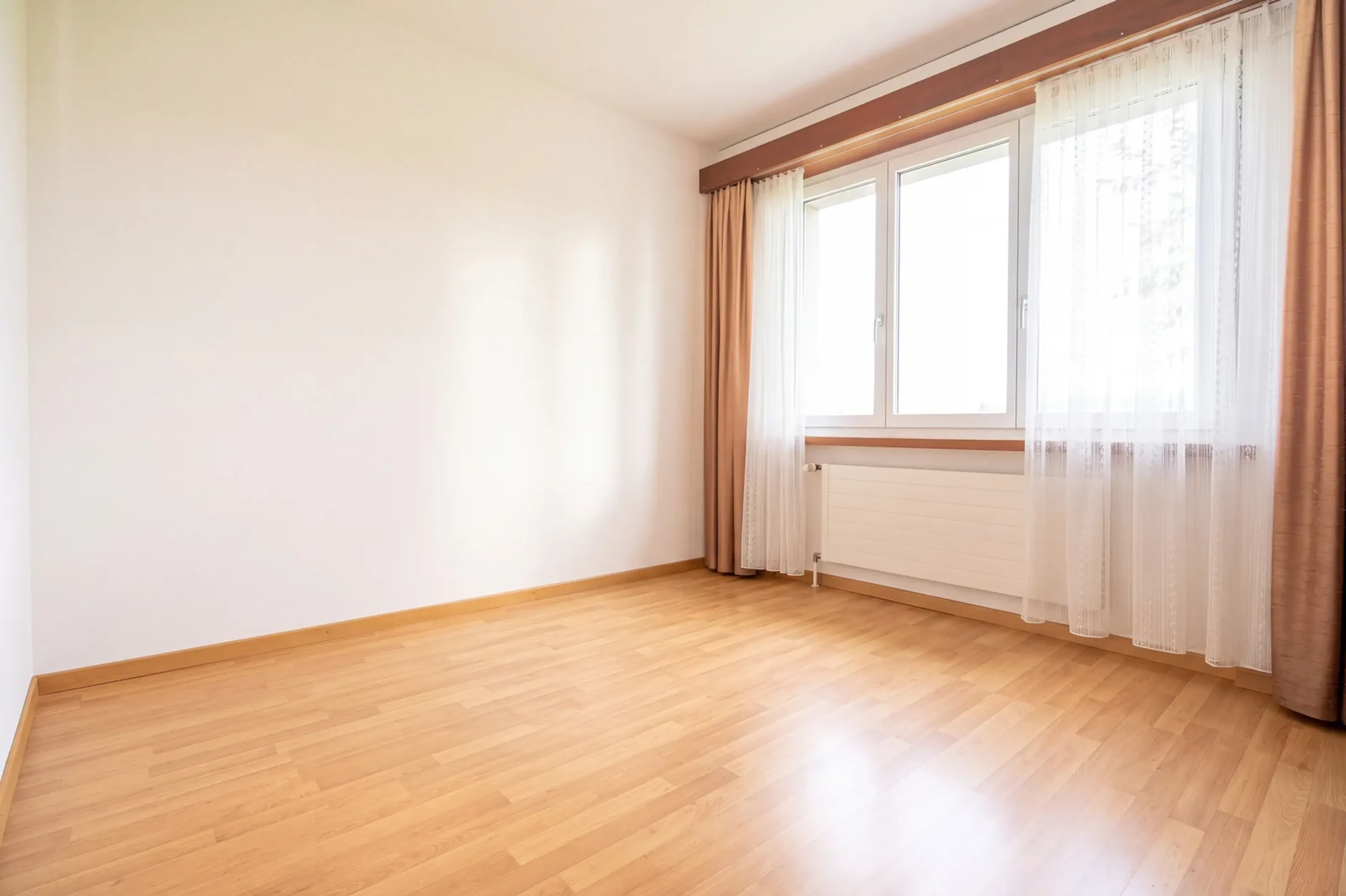 Freistehendes Einfamilienhaus mit Einliegerwohnung und Baulandreserve - 34
