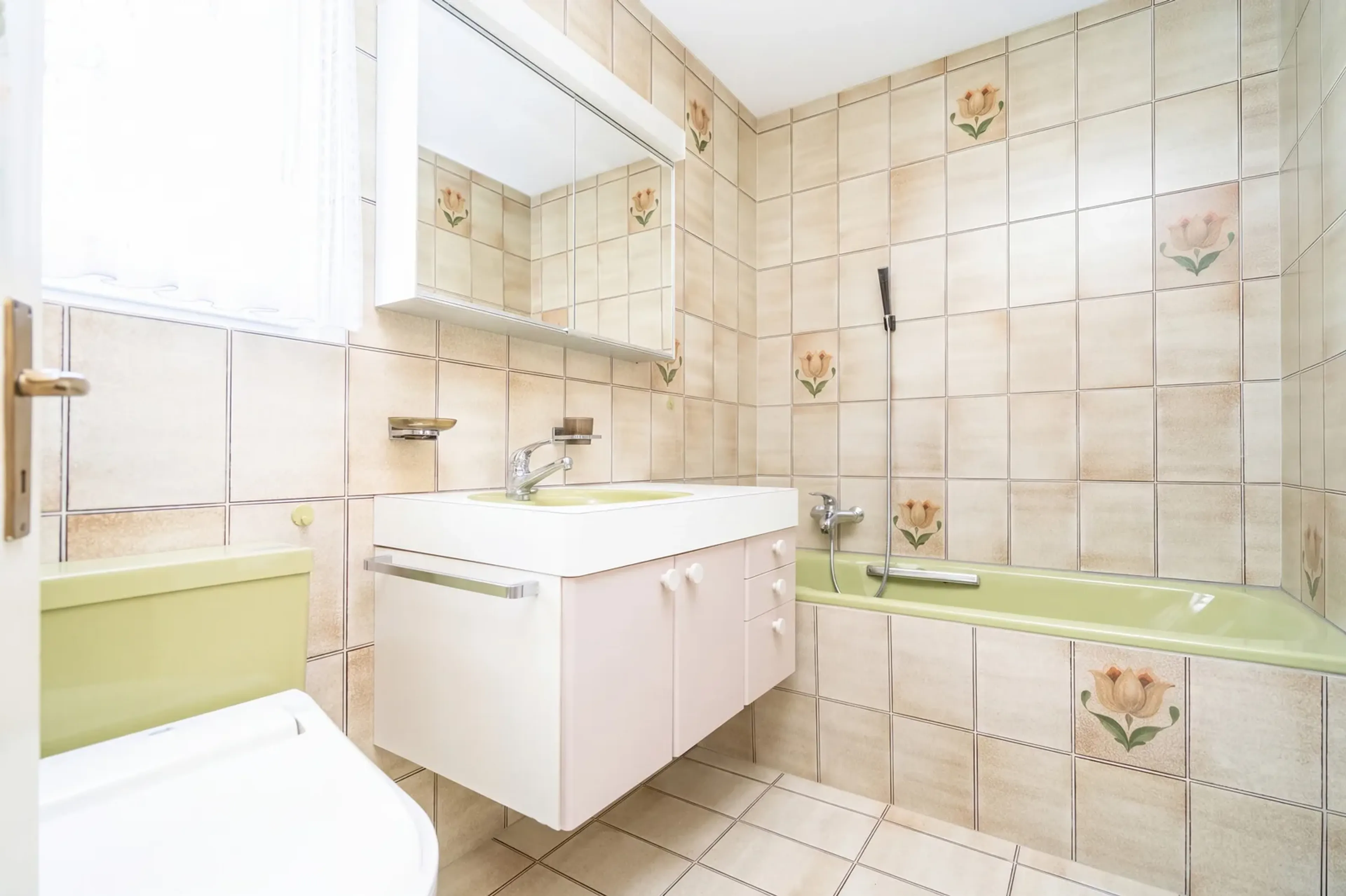 Freistehendes Einfamilienhaus mit Einliegerwohnung und Baulandreserve - 8