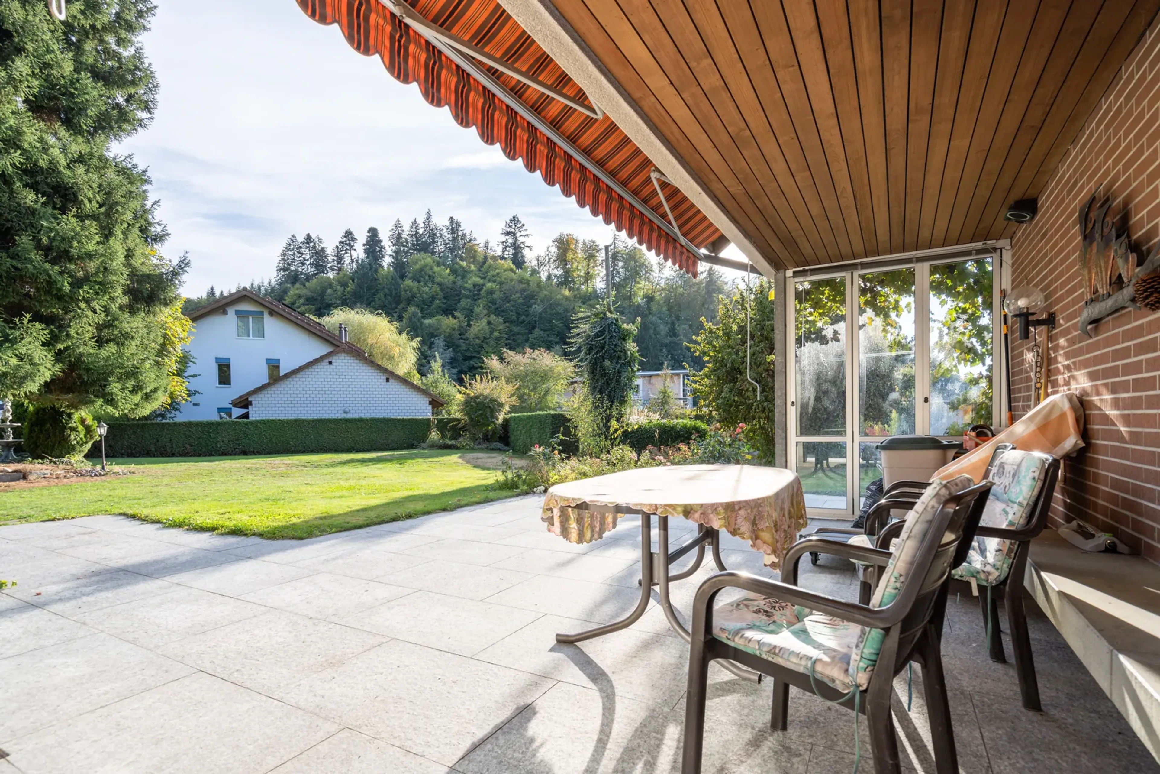 Freistehendes Einfamilienhaus mit Einliegerwohnung und Baulandreserve - 15