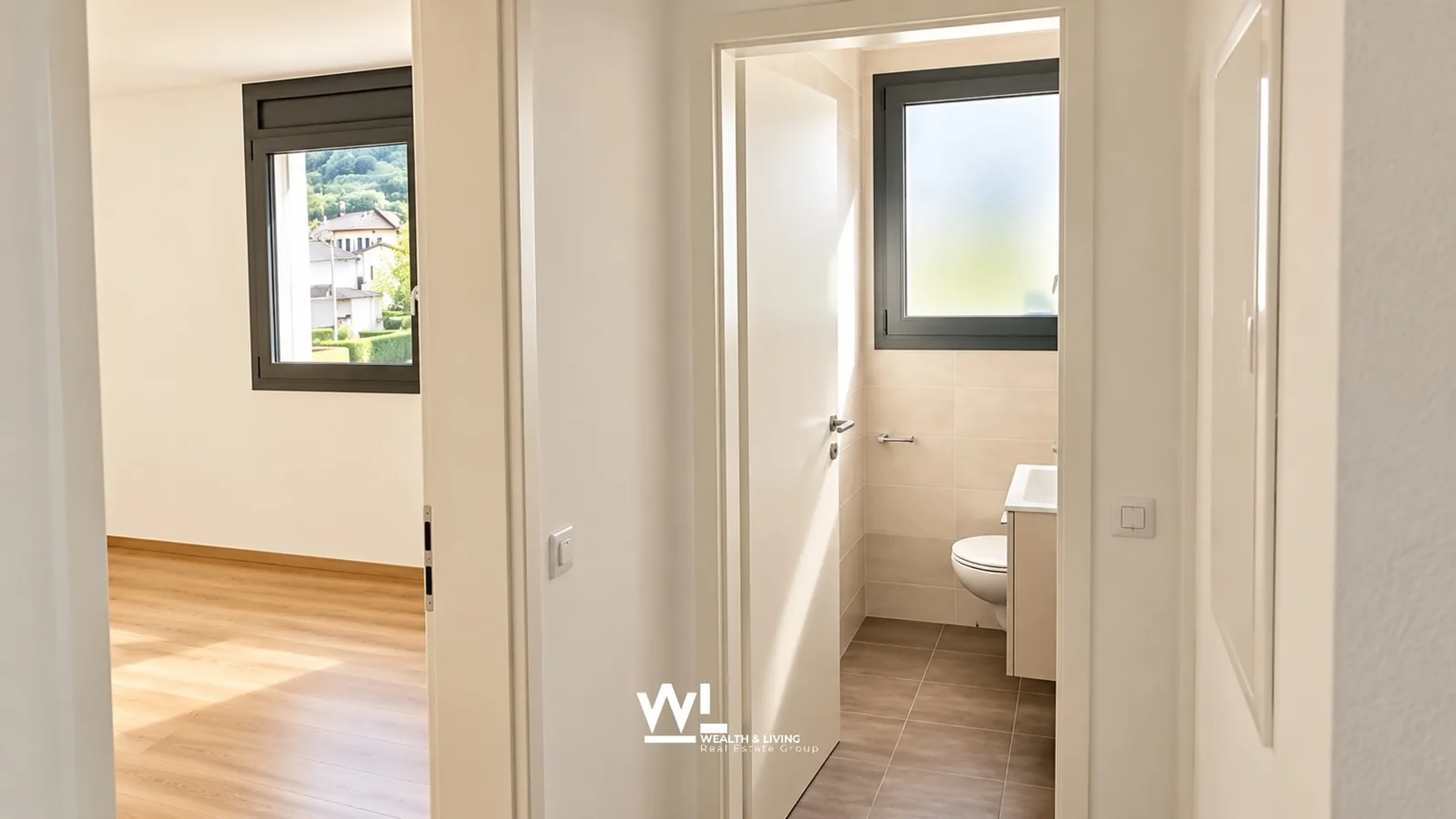 Casa plurifamiliare con due appartamenti, giardino e ampi spazi esterni - 9