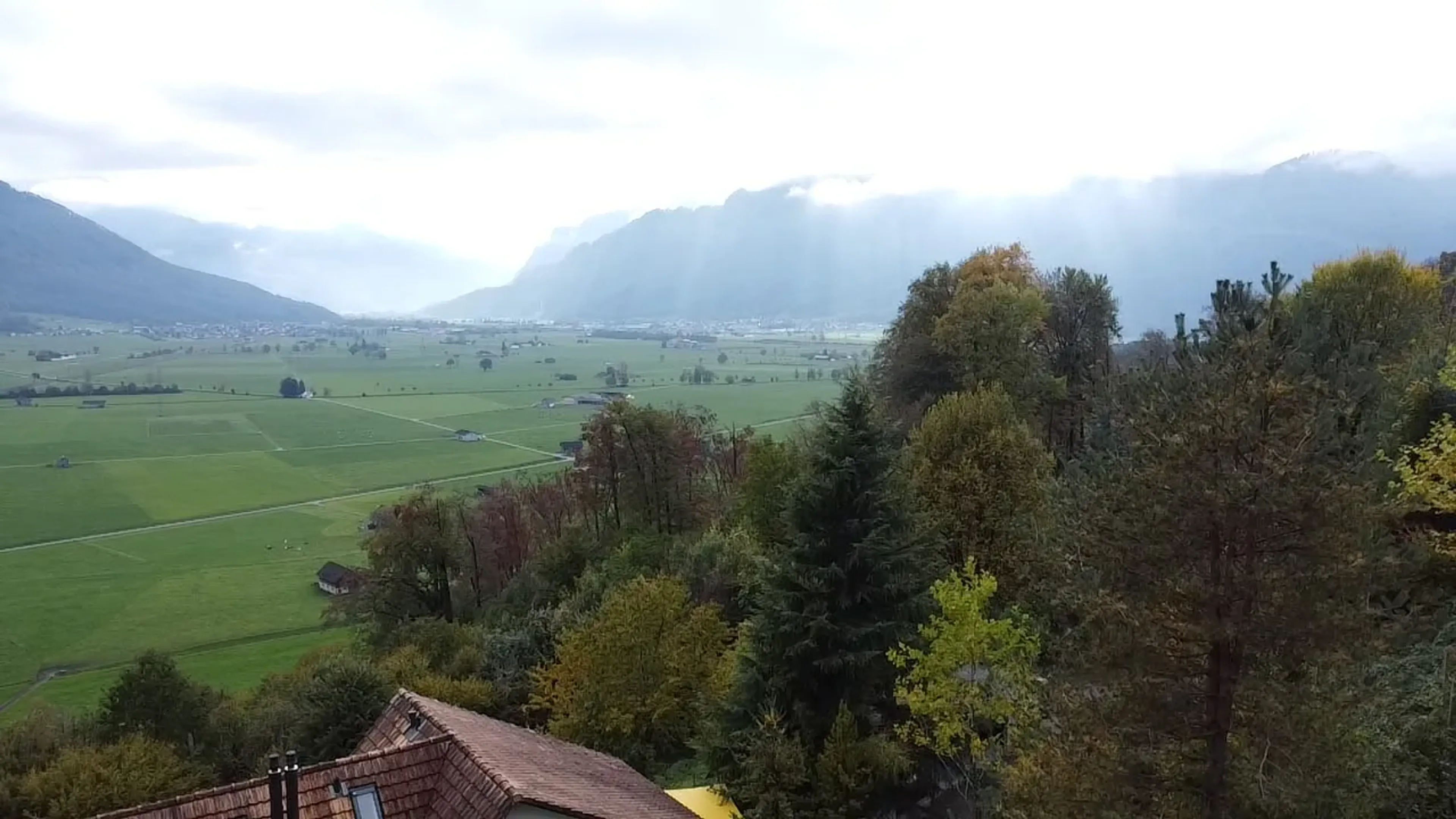 Grundstück mit älterem Haus, traumhafter Aussicht und 1001 Möglichkeiten - 11