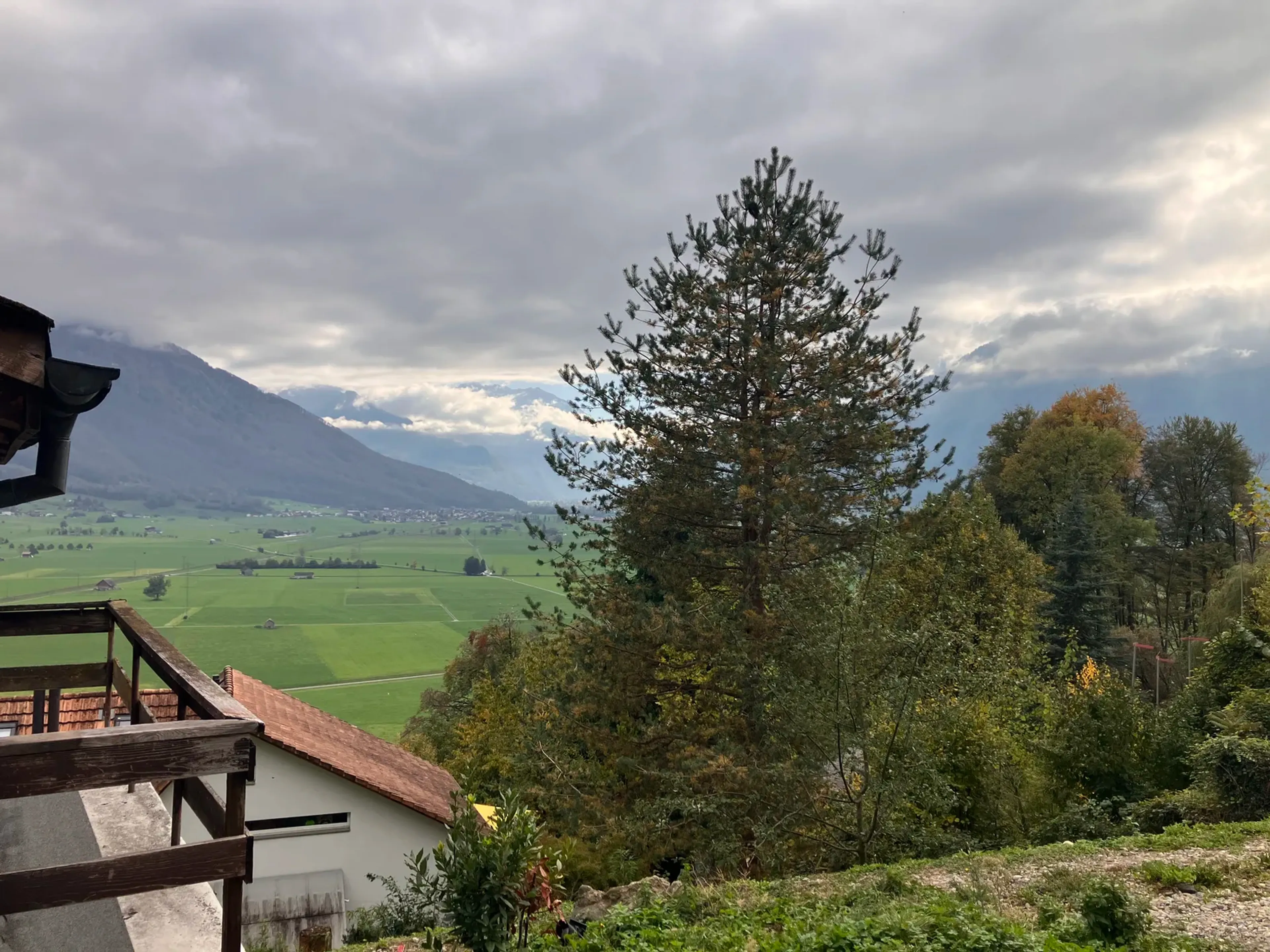 Grundstück mit älterem Haus, traumhafter Aussicht und 1001 Möglichkeiten - 21