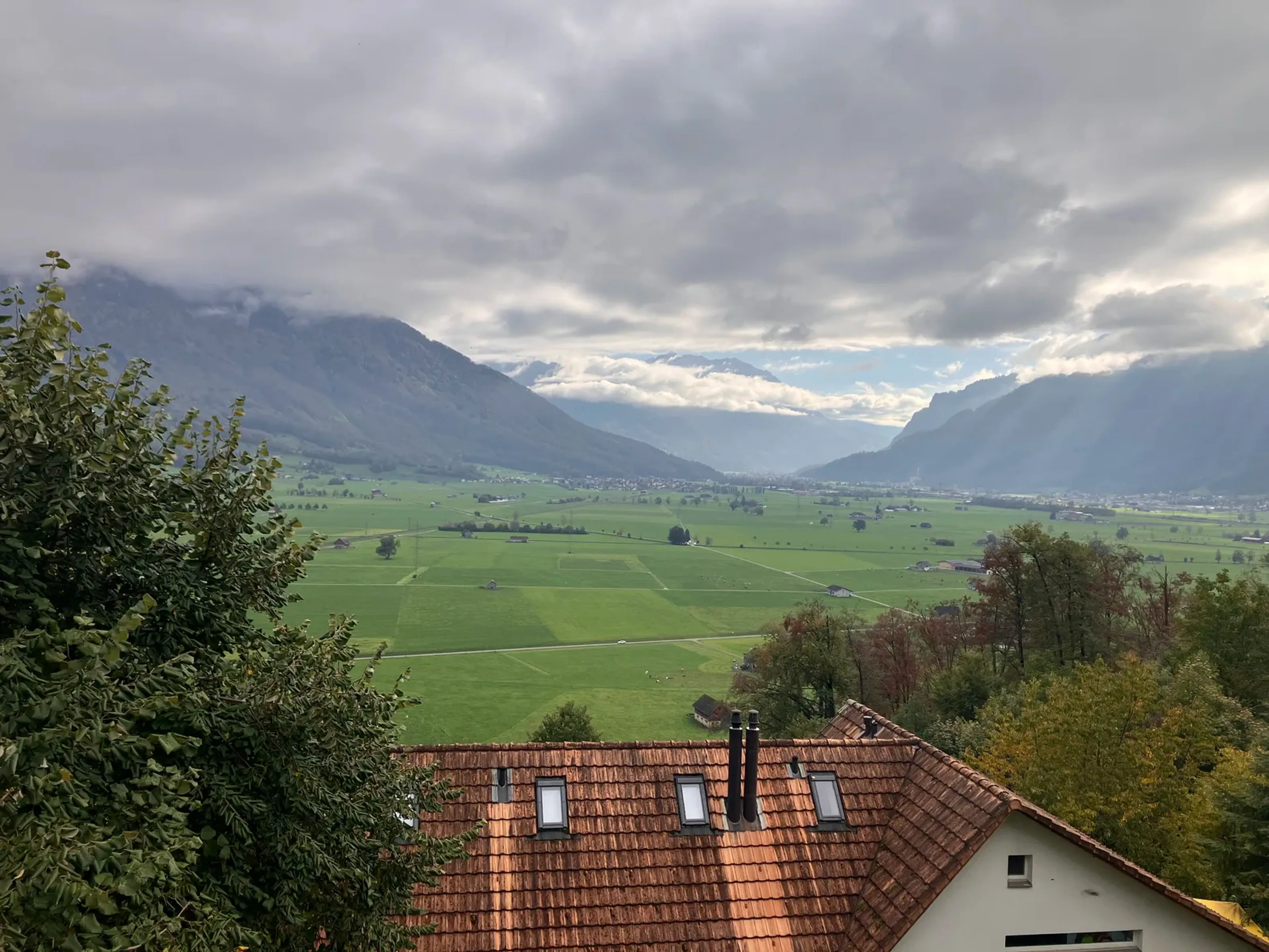 Grundstück mit älterem Haus, traumhafter Aussicht und 1001 Möglichkeiten - 23