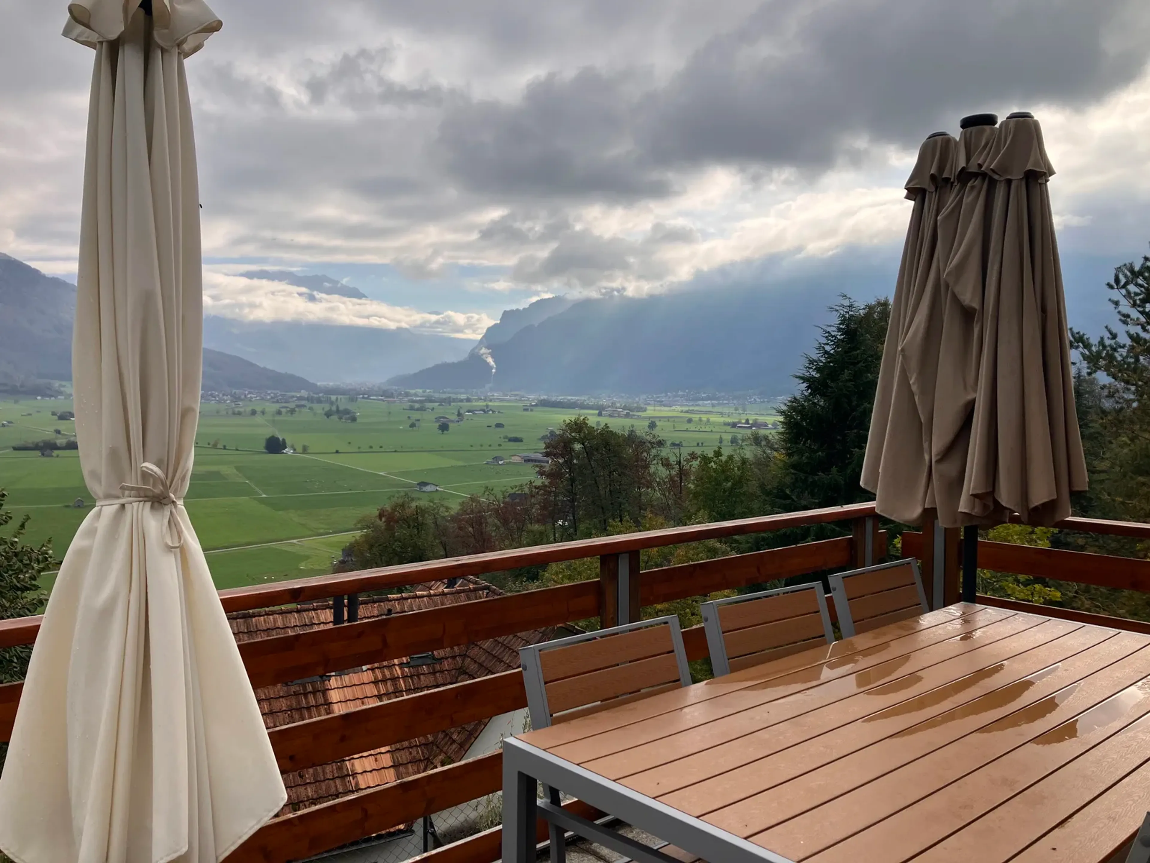 Grundstück mit älterem Haus, traumhafter Aussicht und 1001 Möglichkeiten - 29