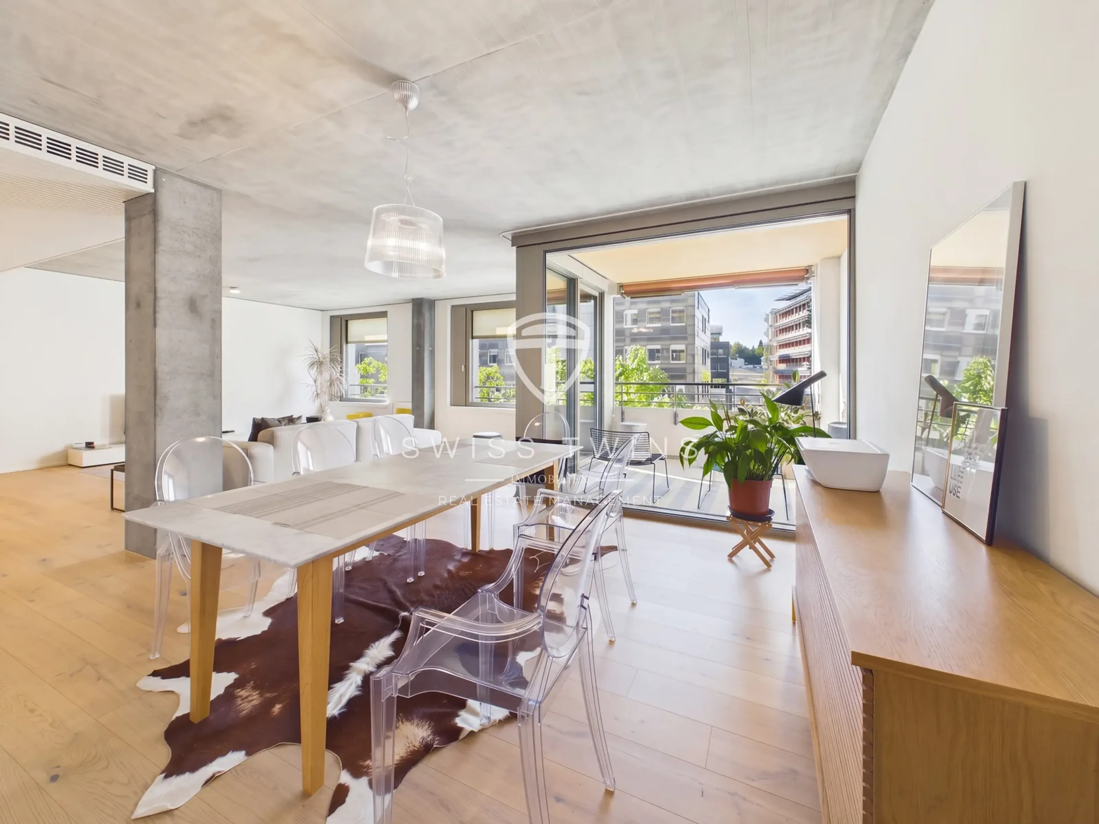 Moderne 2.5-Zimmer-Wohnung mit 98 m², Loggia & Dachlounge in Zürich Oerlikon