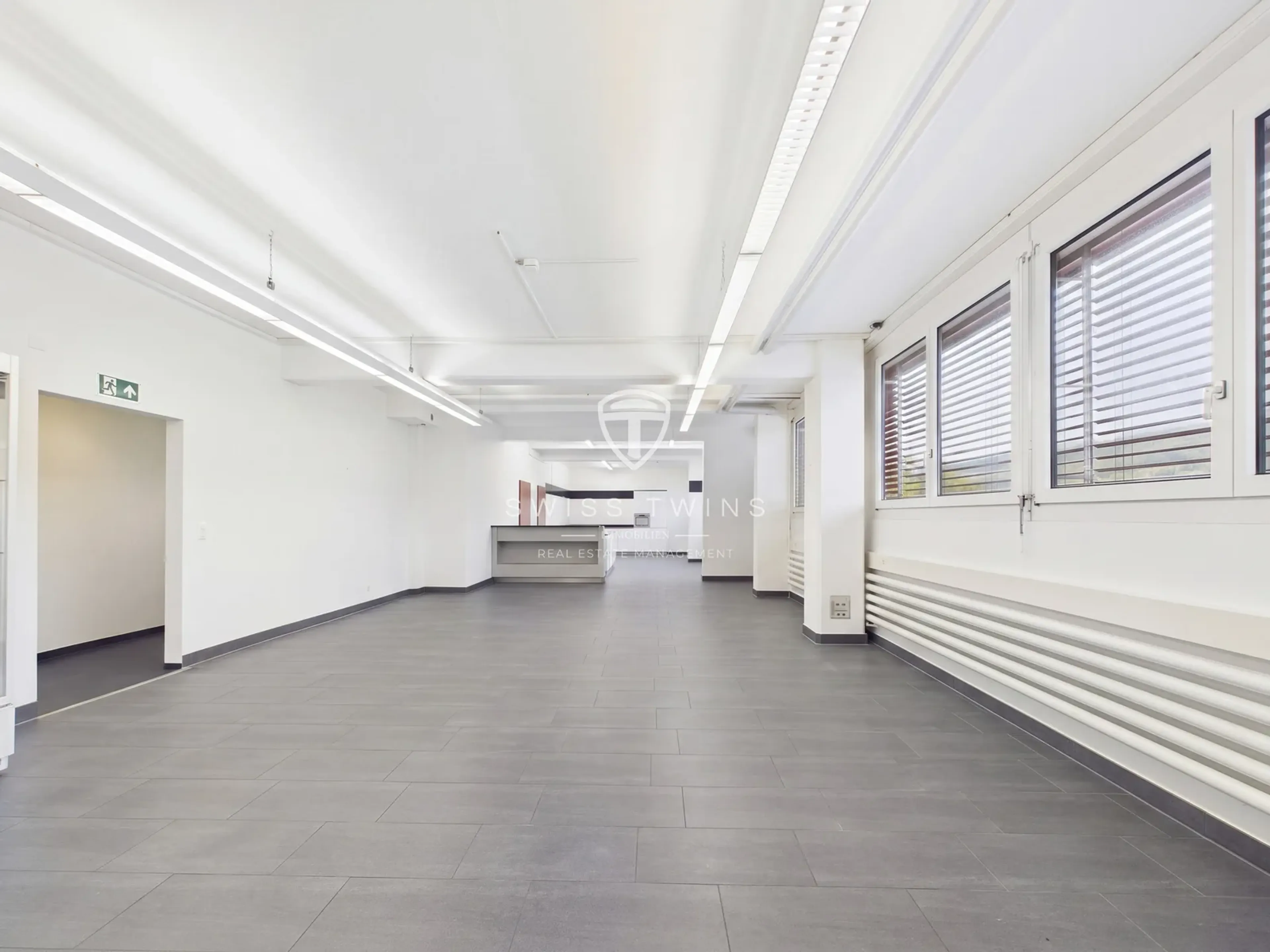 Gewerberaum 240 m² mit Lift bei Bahnhof in Oberweningen mieten