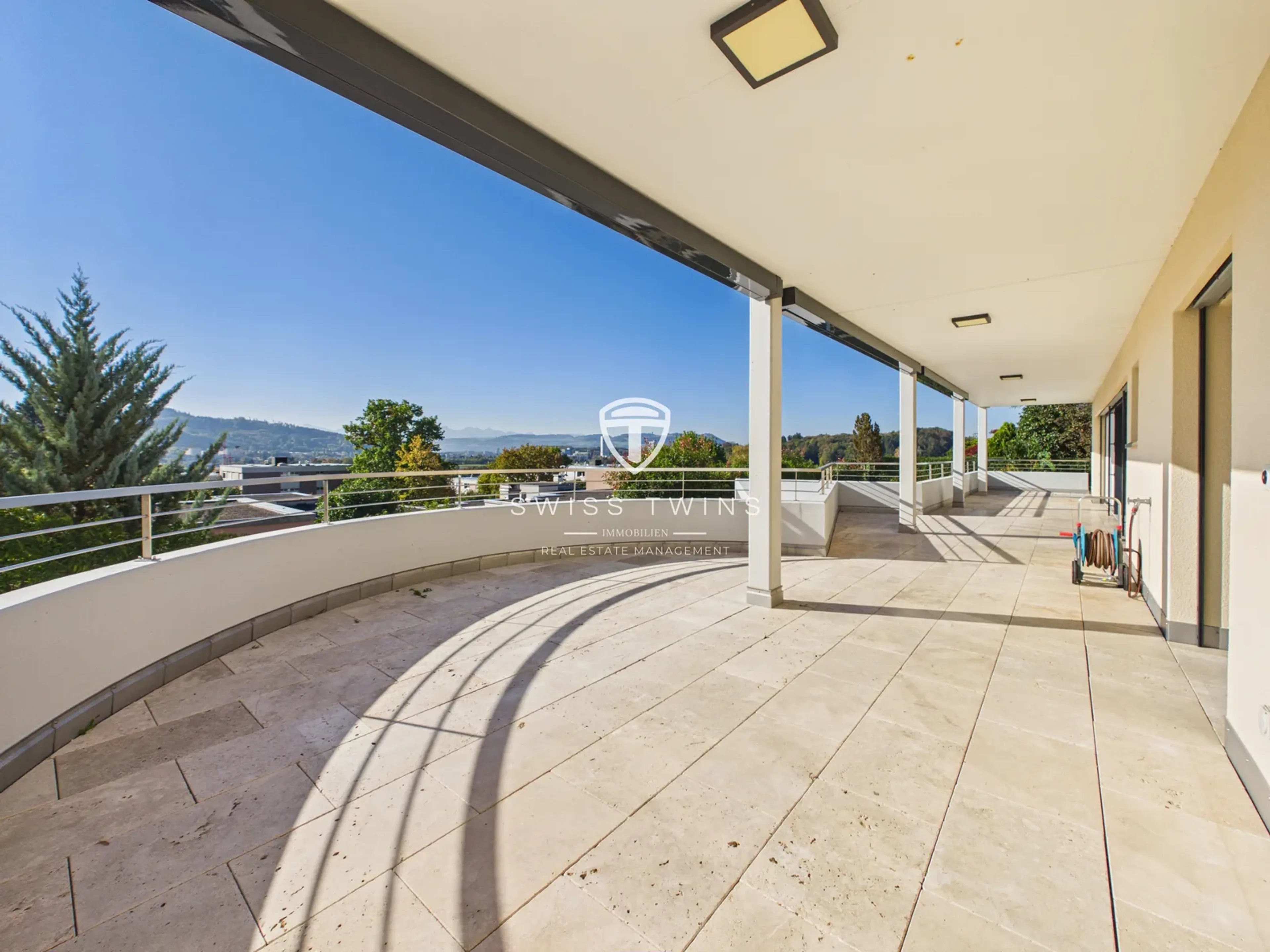 Exklusive 6½-Zimmer-Wohnung mit 203 m² Wohnfläche und grosser Terrasse in Bolligen - 11