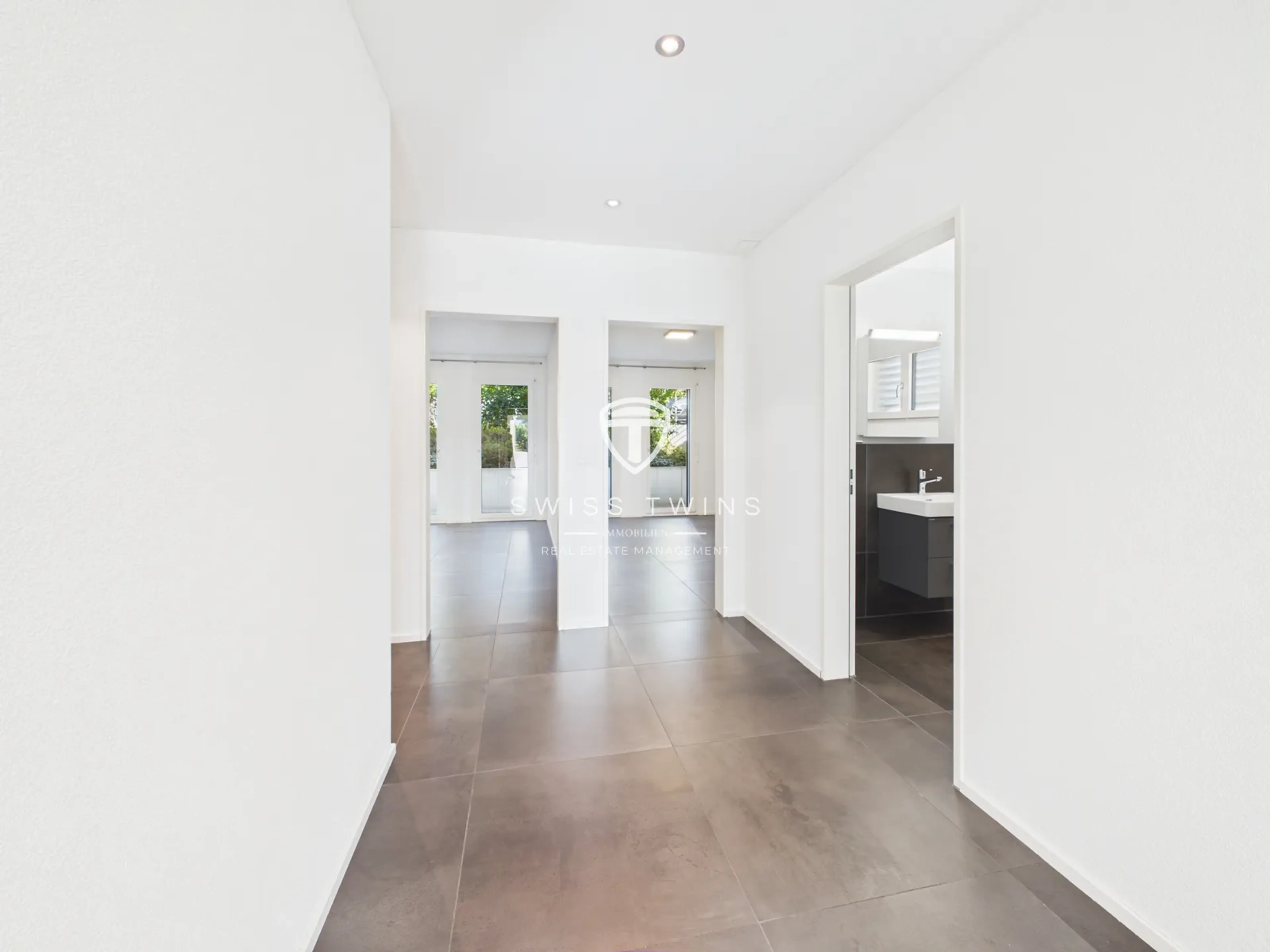 Exklusive 6½-Zimmer-Wohnung mit 203 m² Wohnfläche und grosser Terrasse in Bolligen - 8