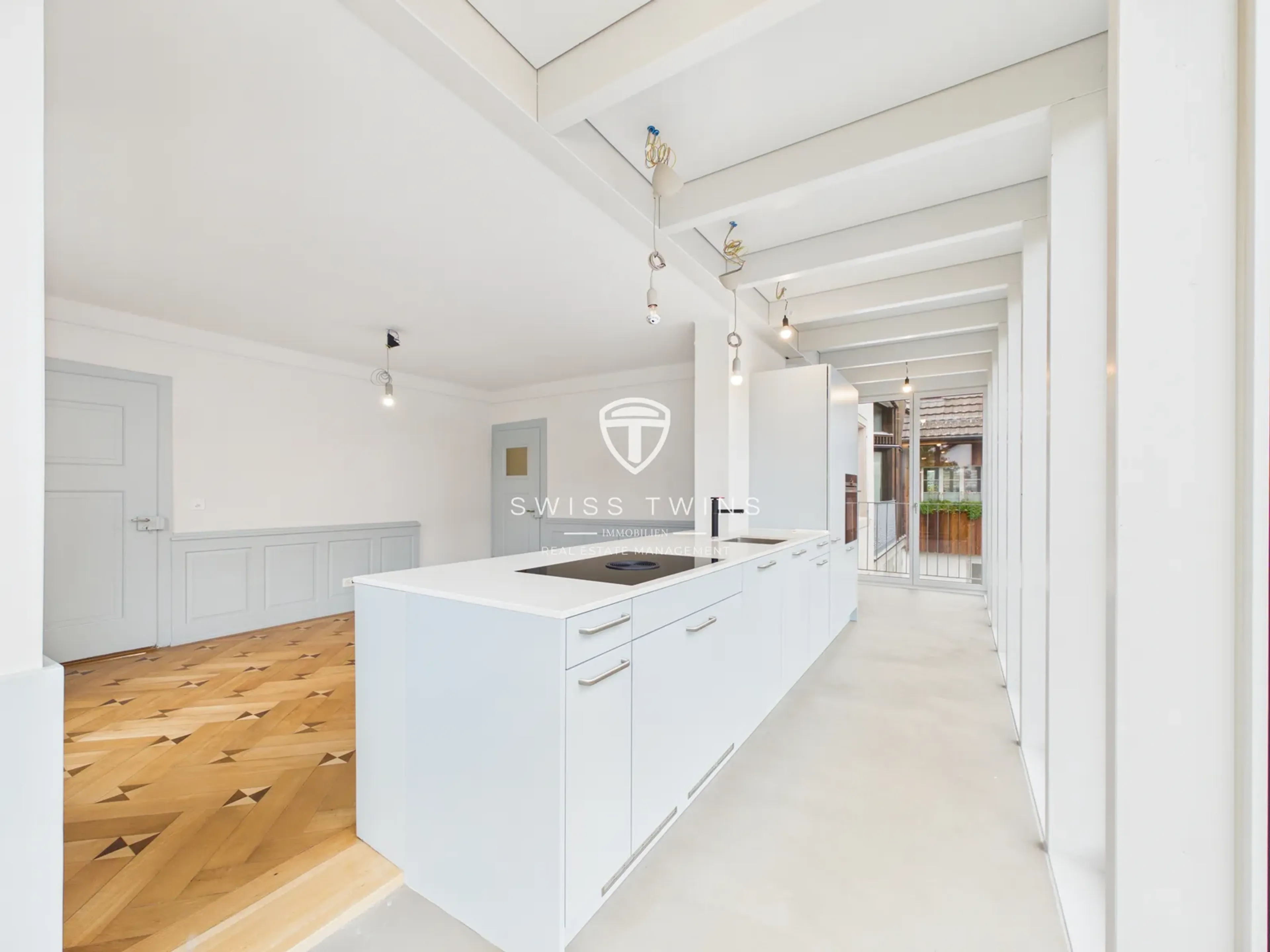 Charmante 3.5-Zimmer-Wohnung mit Balkon in Weiach - 1