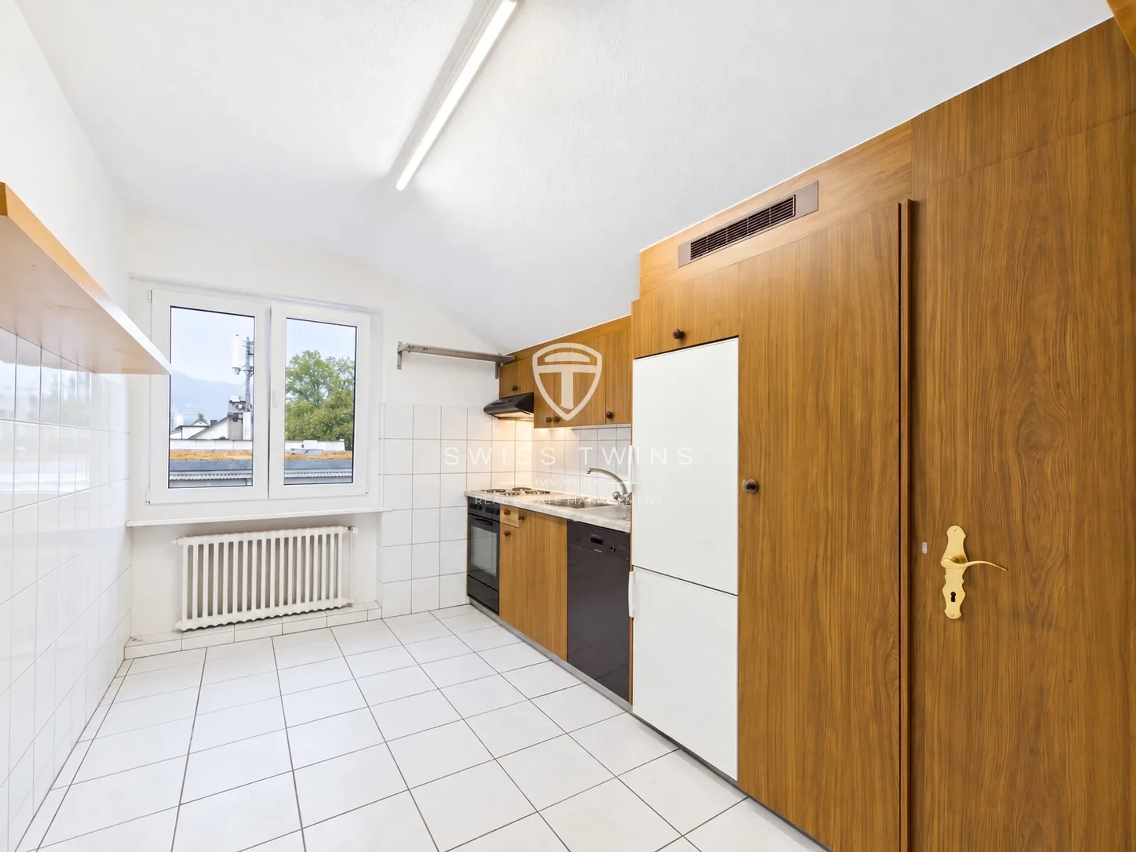 Helle 2.5-Zimmer-Dachwohnung in Zürich, frisch renoviert - 3