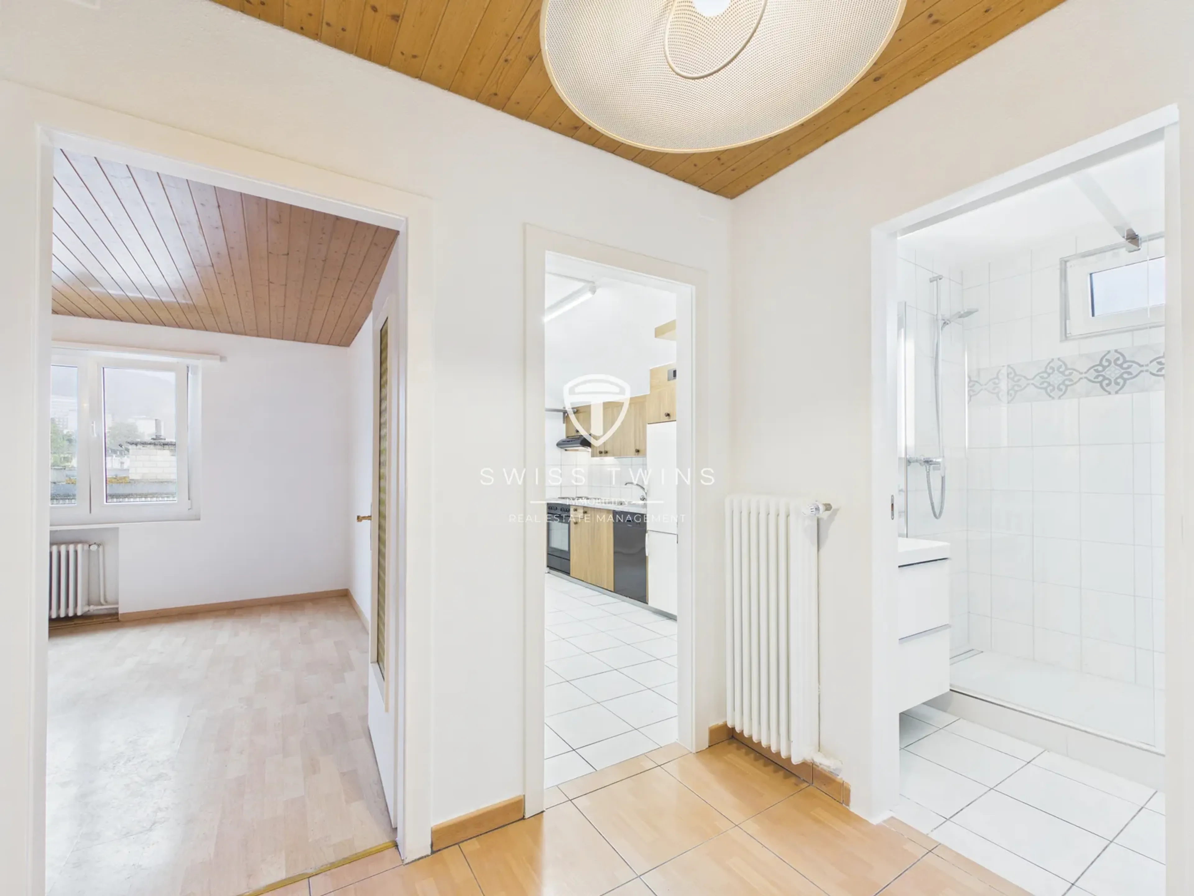 Helle 2.5-Zimmer-Dachwohnung in Zürich, frisch renoviert - 9