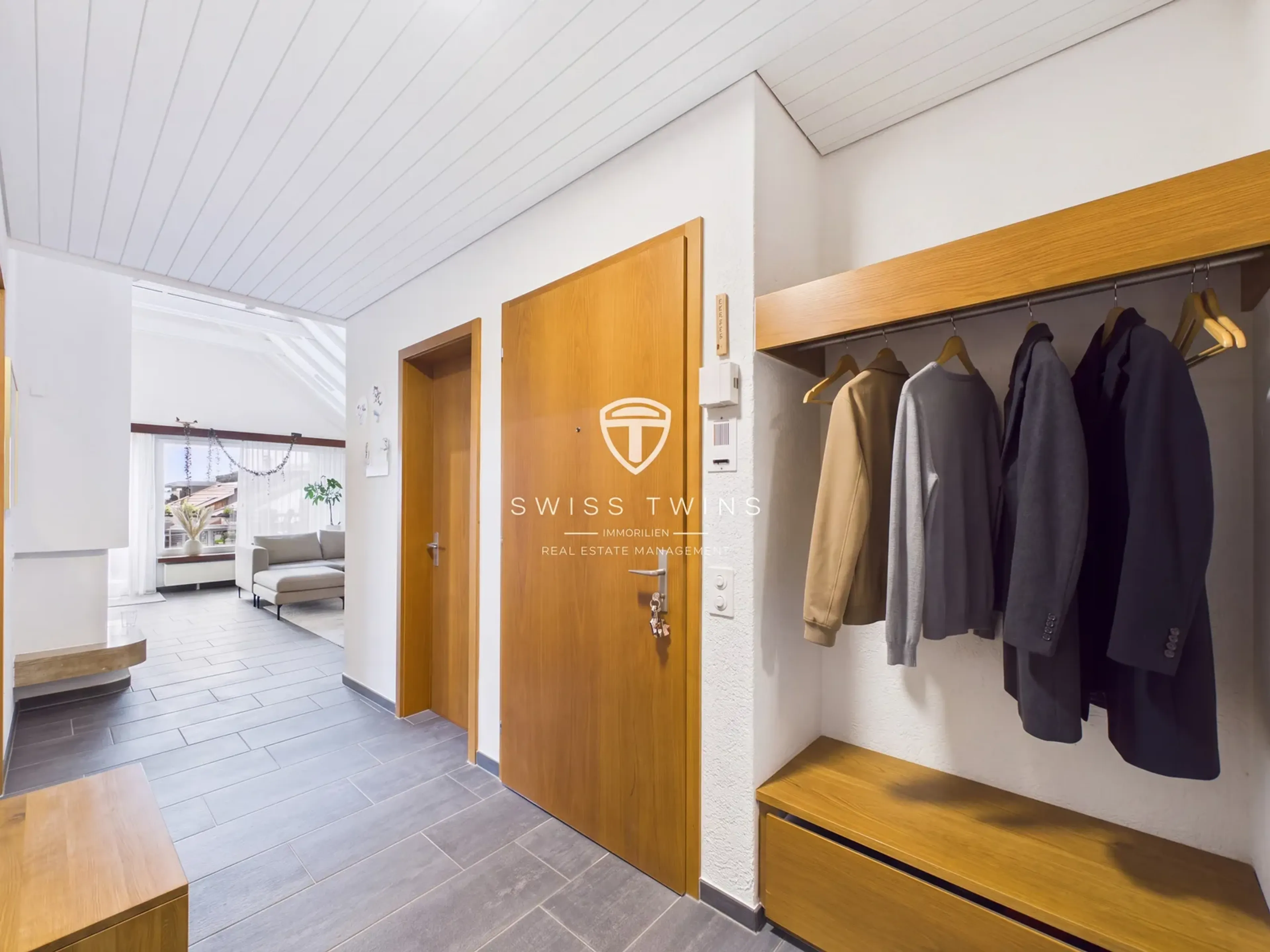 Grosszügige 4.5-Zimmer-Dachwohnung mit Cheminée und zwei Balkonen in Effretikon - 7