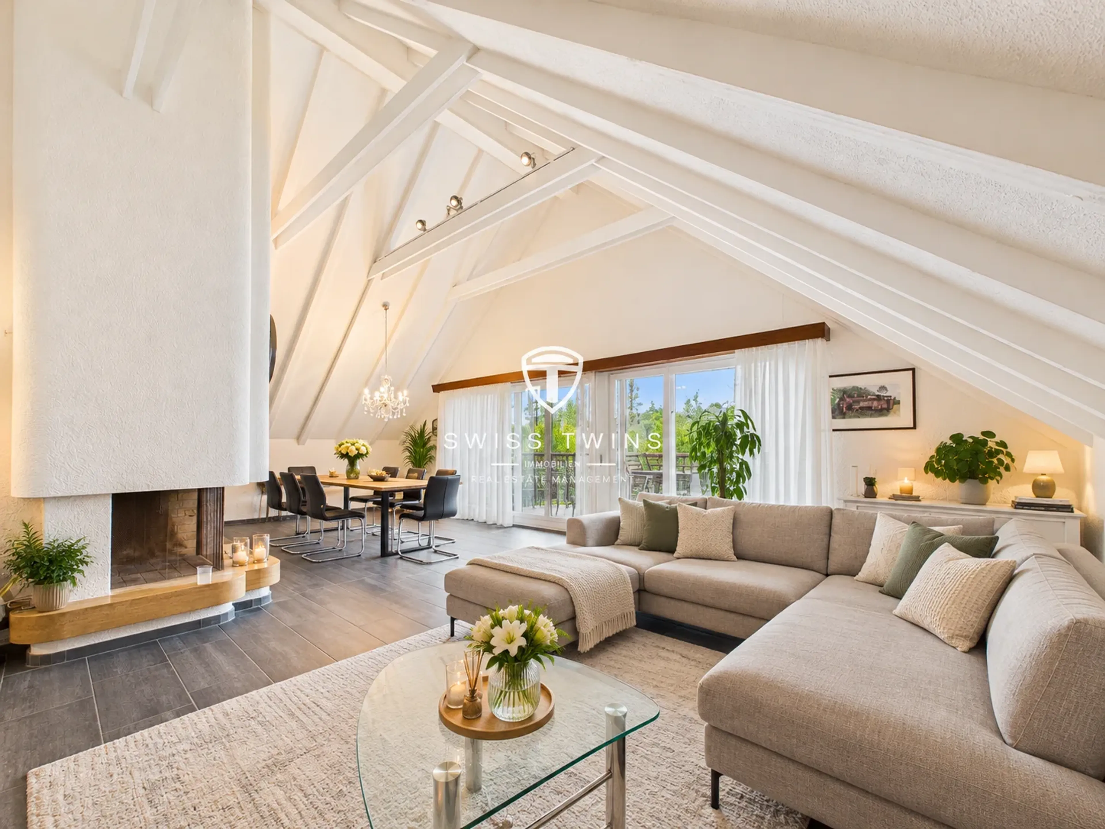 Lichtvolle 4.5-Zimmer-Dachwohnung mit Cheminée in Effretikon