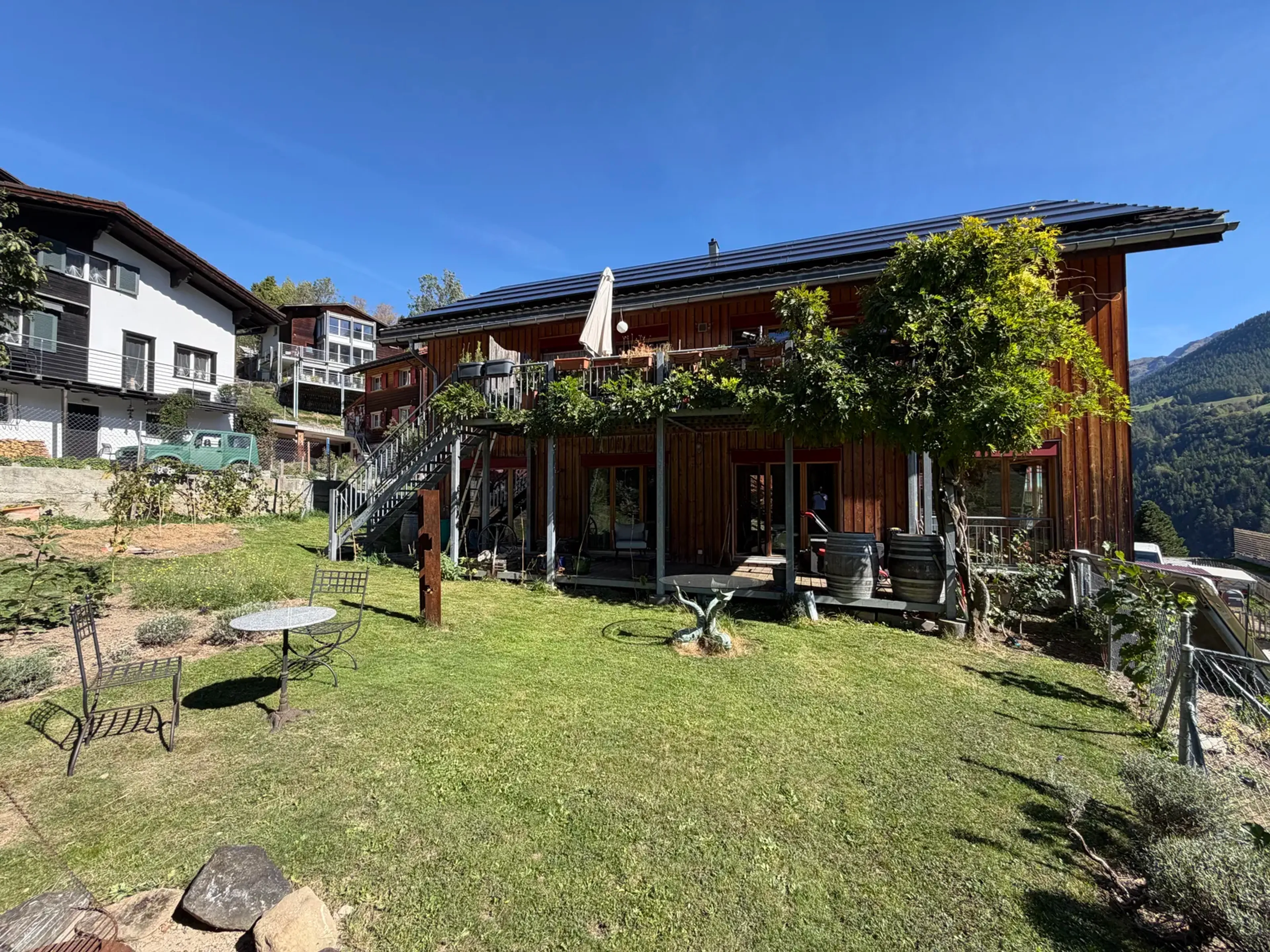 6-Zimmer-Einfamilienhaus mit Garten in Maladers kaufen