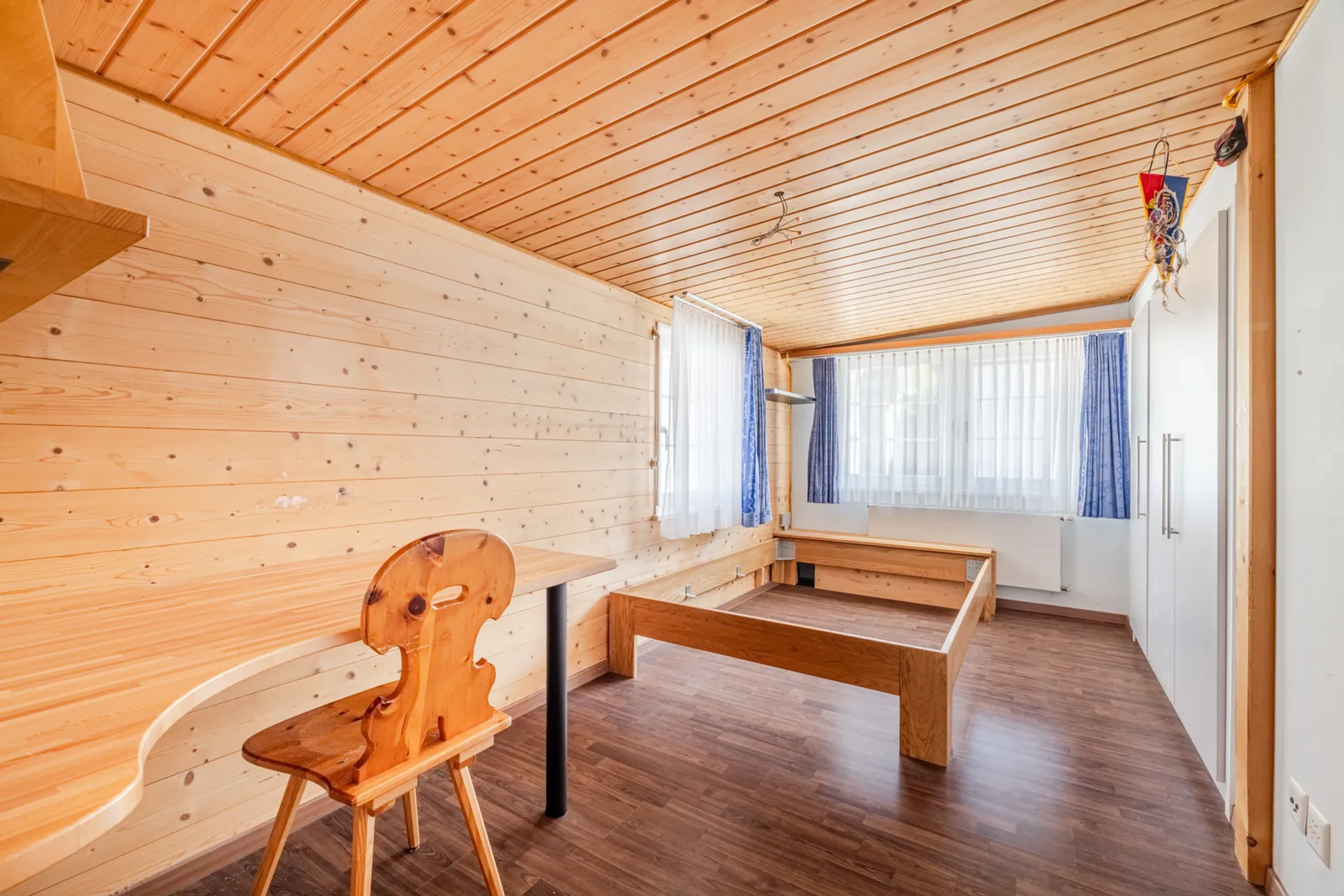 Charmantes 6.5-Zimmer-Doppeleinfamilienhaus in Herisau - 10