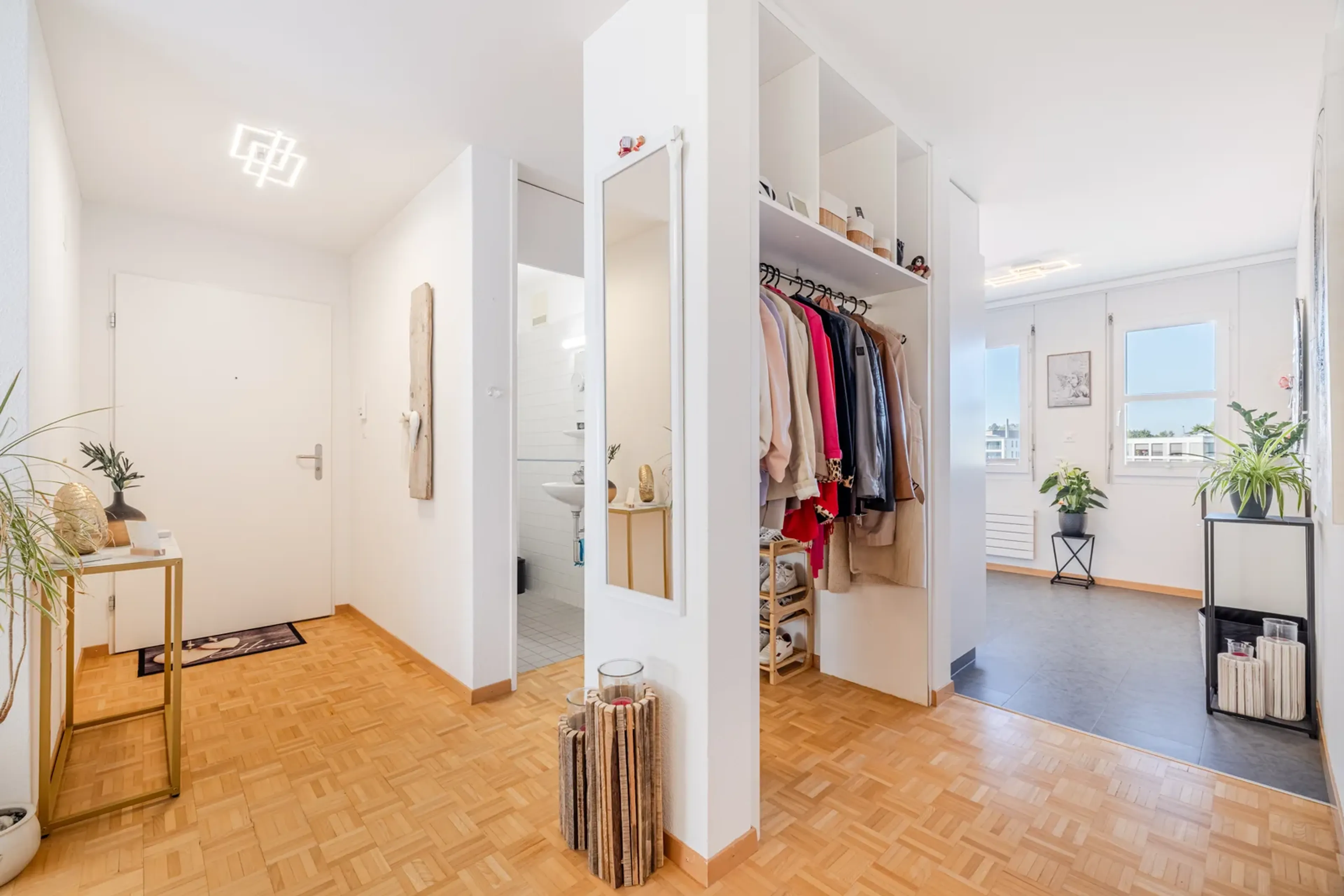 Lichtdurchflutete 3.5-Zimmer-Wohnung mit Balkon  - 2