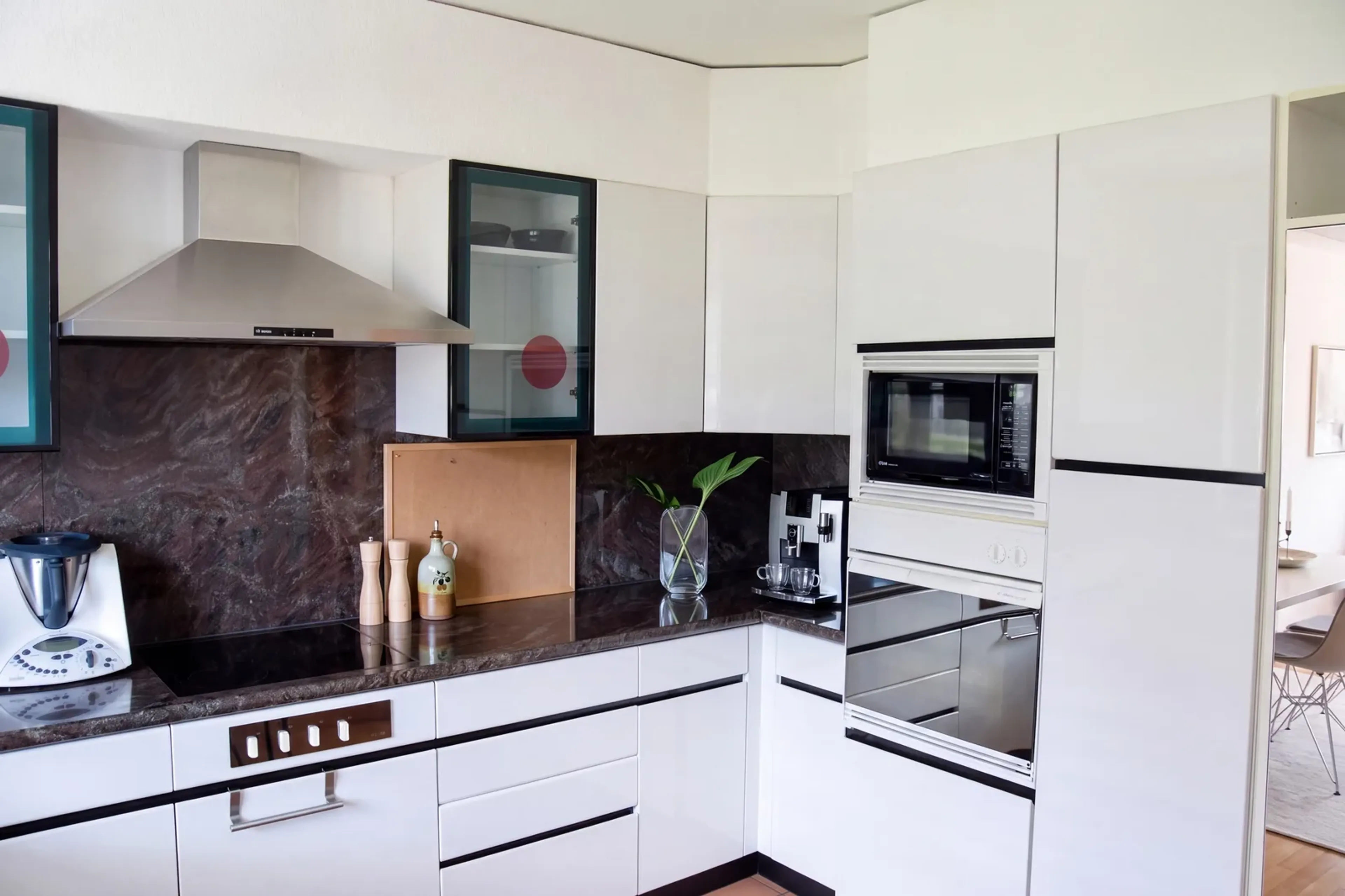 Casa di 5.5 locali con appartamentino distinto, con ampio giardino a Claro - 8