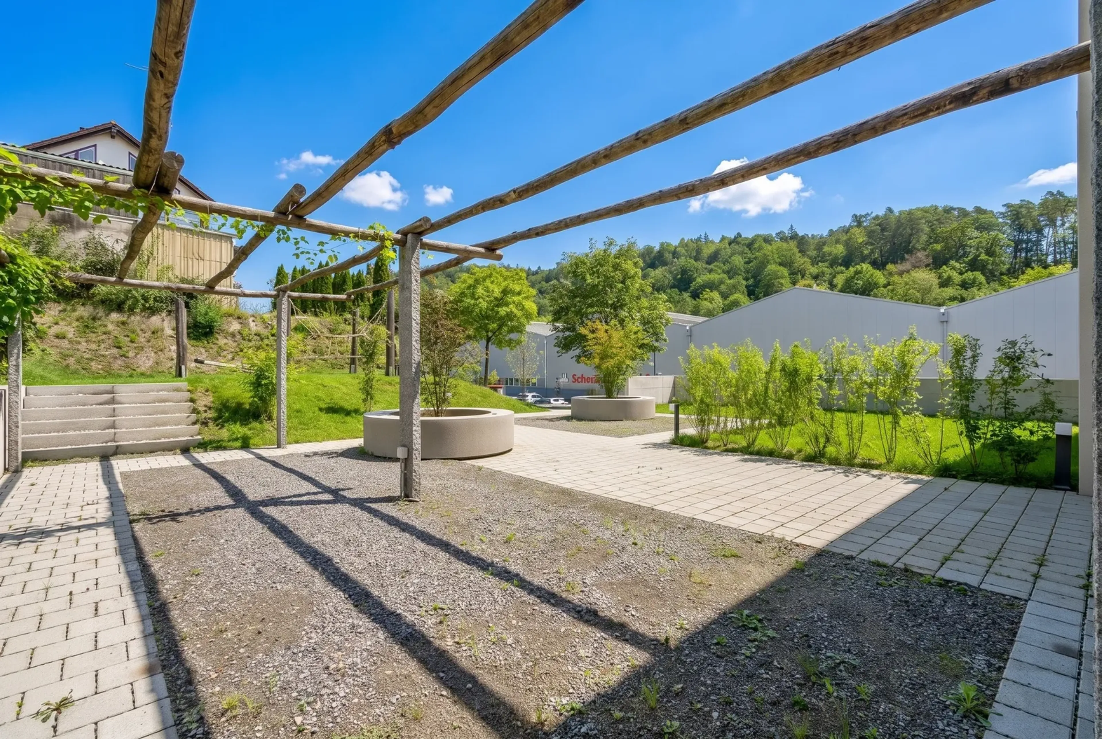 Vermietete 2.5-Zi-Neubauwohnung mit 20 m² Balkon – Tiefgaragenplatz inklusive - 11