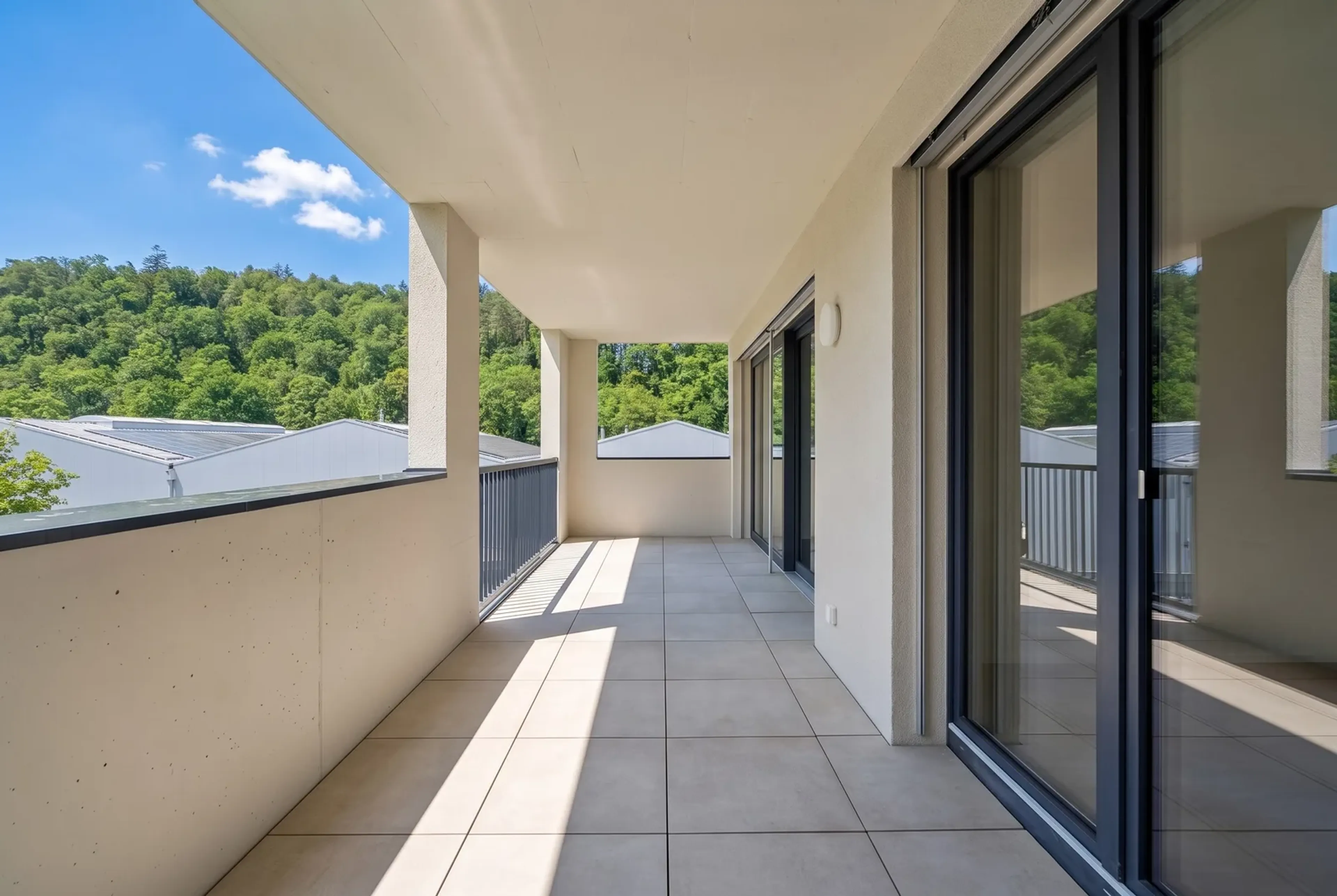 Vermietete 2.5-Zi-Neubauwohnung mit 20 m² Balkon – Tiefgaragenplatz inklusive - 6