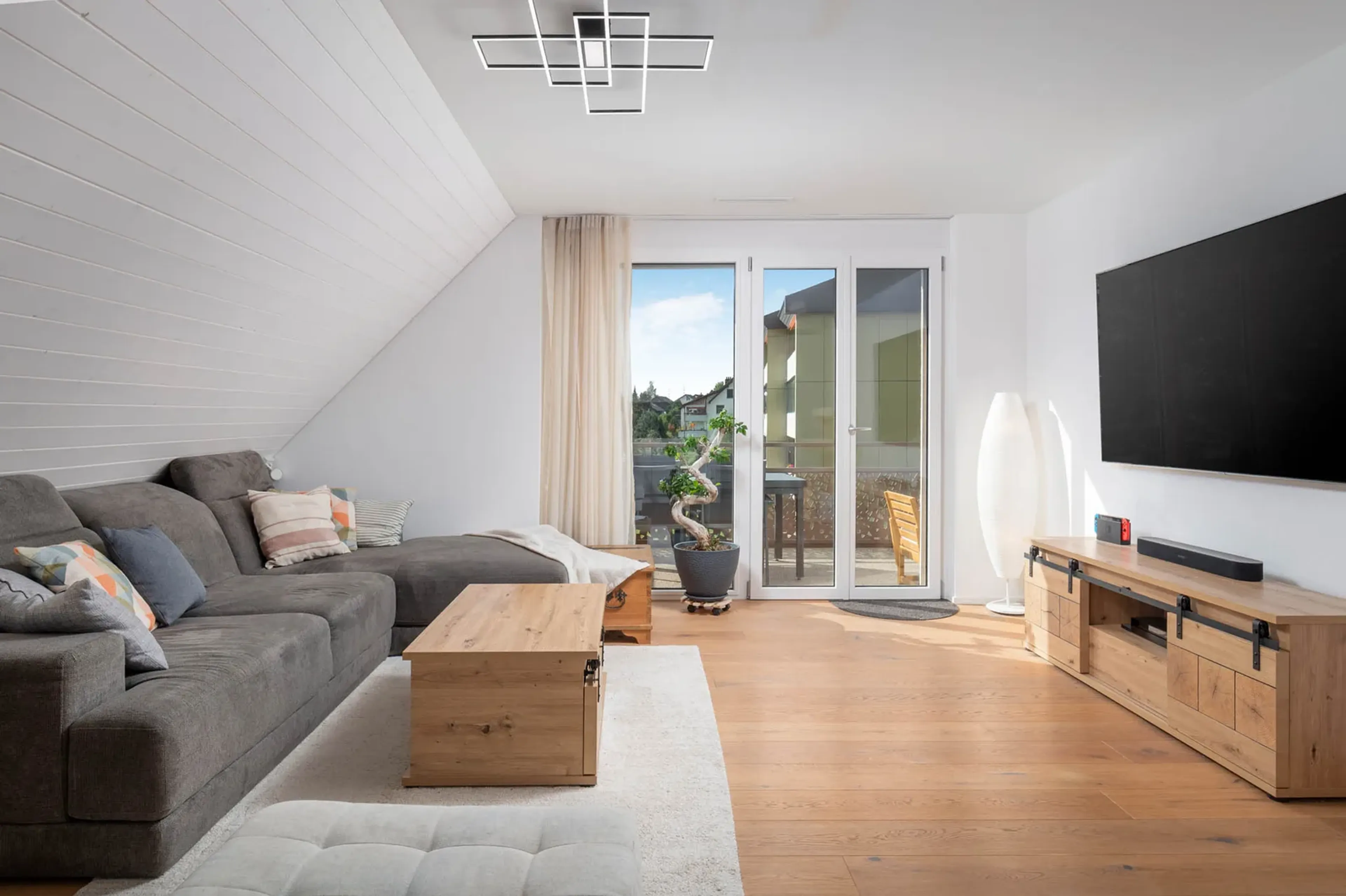 Modernes Wohnen mit Weitblick – stilvolle 5.5-Zimmer-Maisonette in Bäretswil - 4