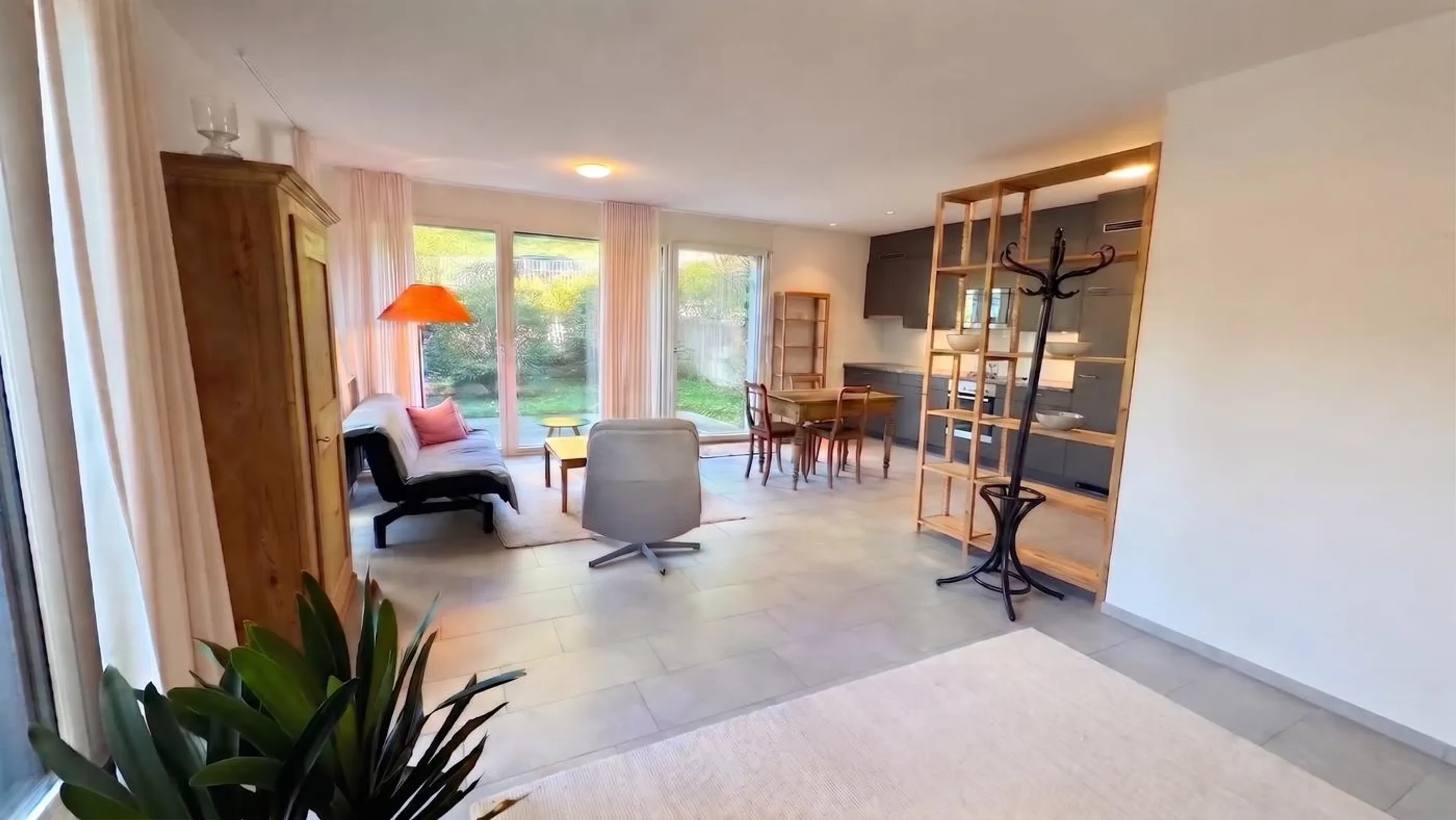 HELL, MODERN, MIT EIGENEM GARTEN – IDEAL ZUM WOHNEN, ARBEITEN ODER ALS ATELIER - Bild 3