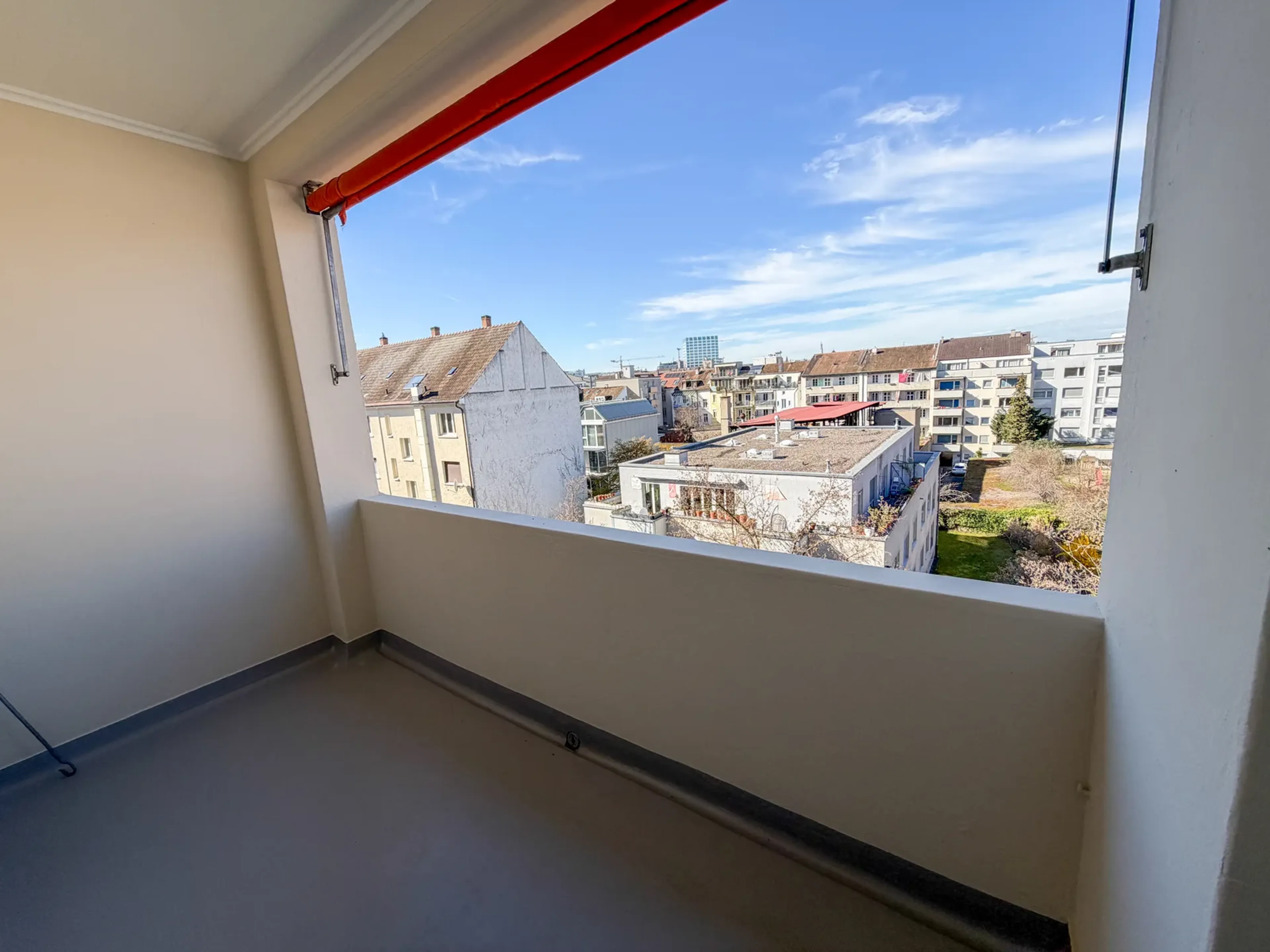 3-Zimmer-Dachwohnung mit Balkon im Klybeck - 1