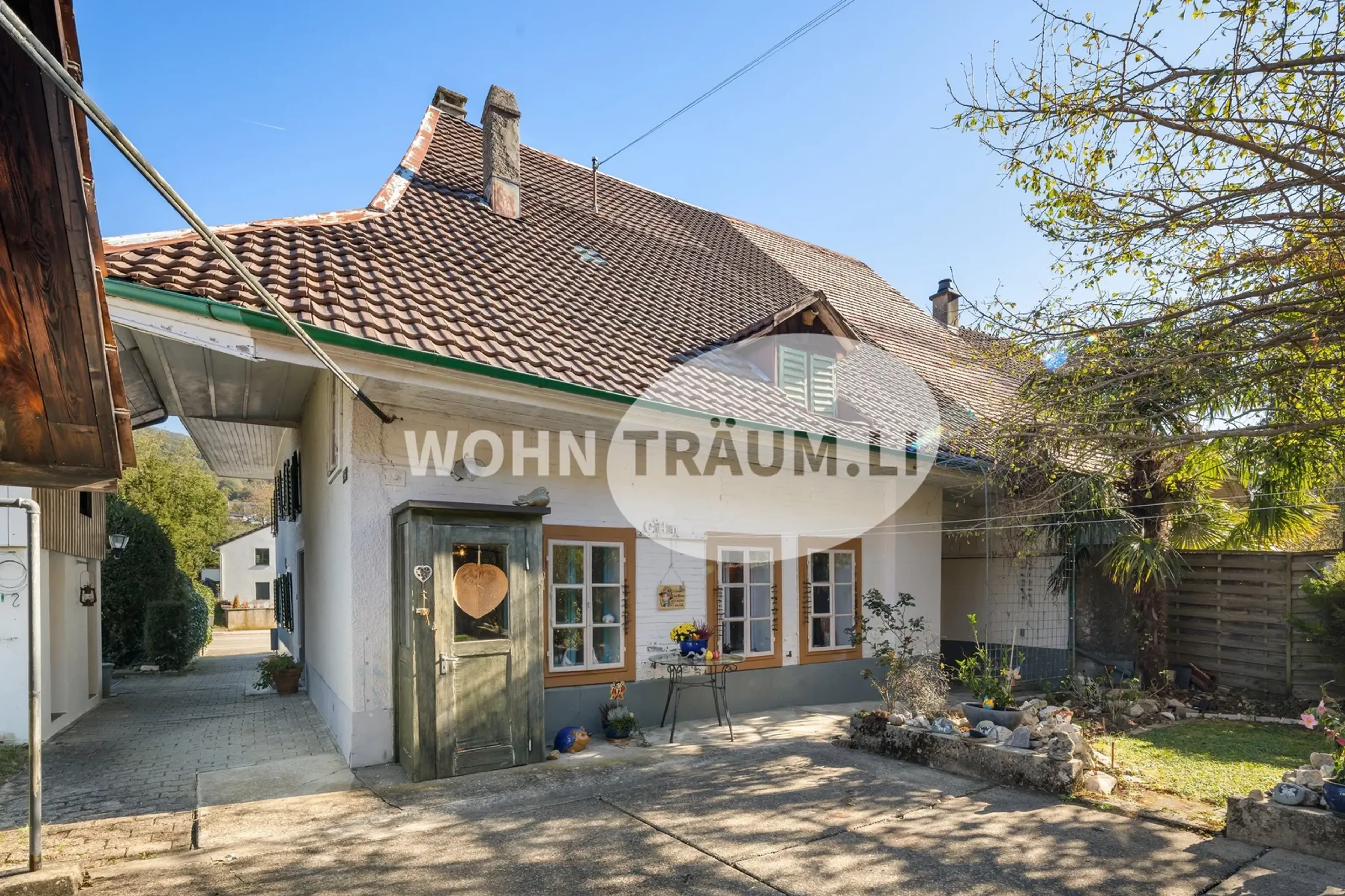 3½-Zimmer Eckhausteil mit Gartenhaus und grossem Grundstück - 2