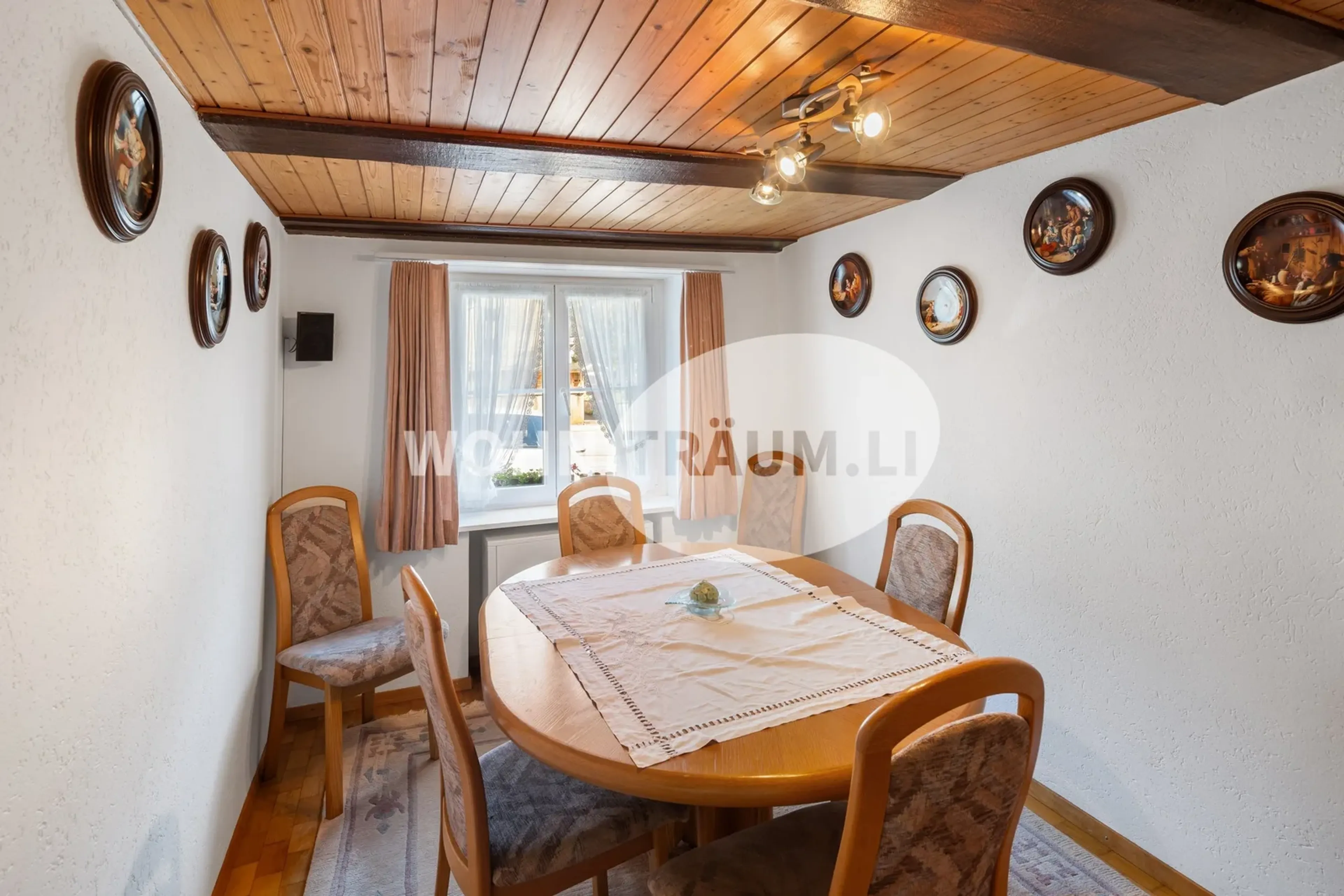 8-Zimmer Eckhausteil mit Gartenhaus und grossem Grundstück - 5