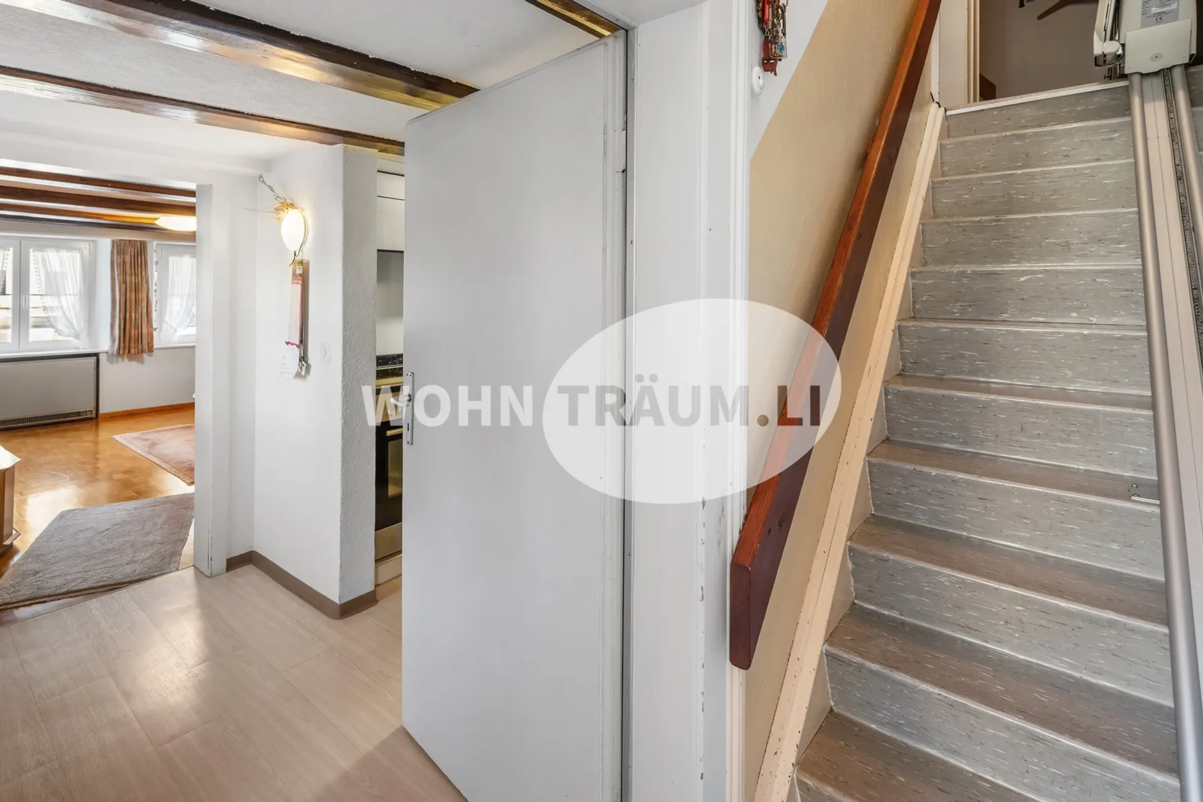 8-Zimmer Eckhausteil mit Gartenhaus und grossem Grundstück - 14