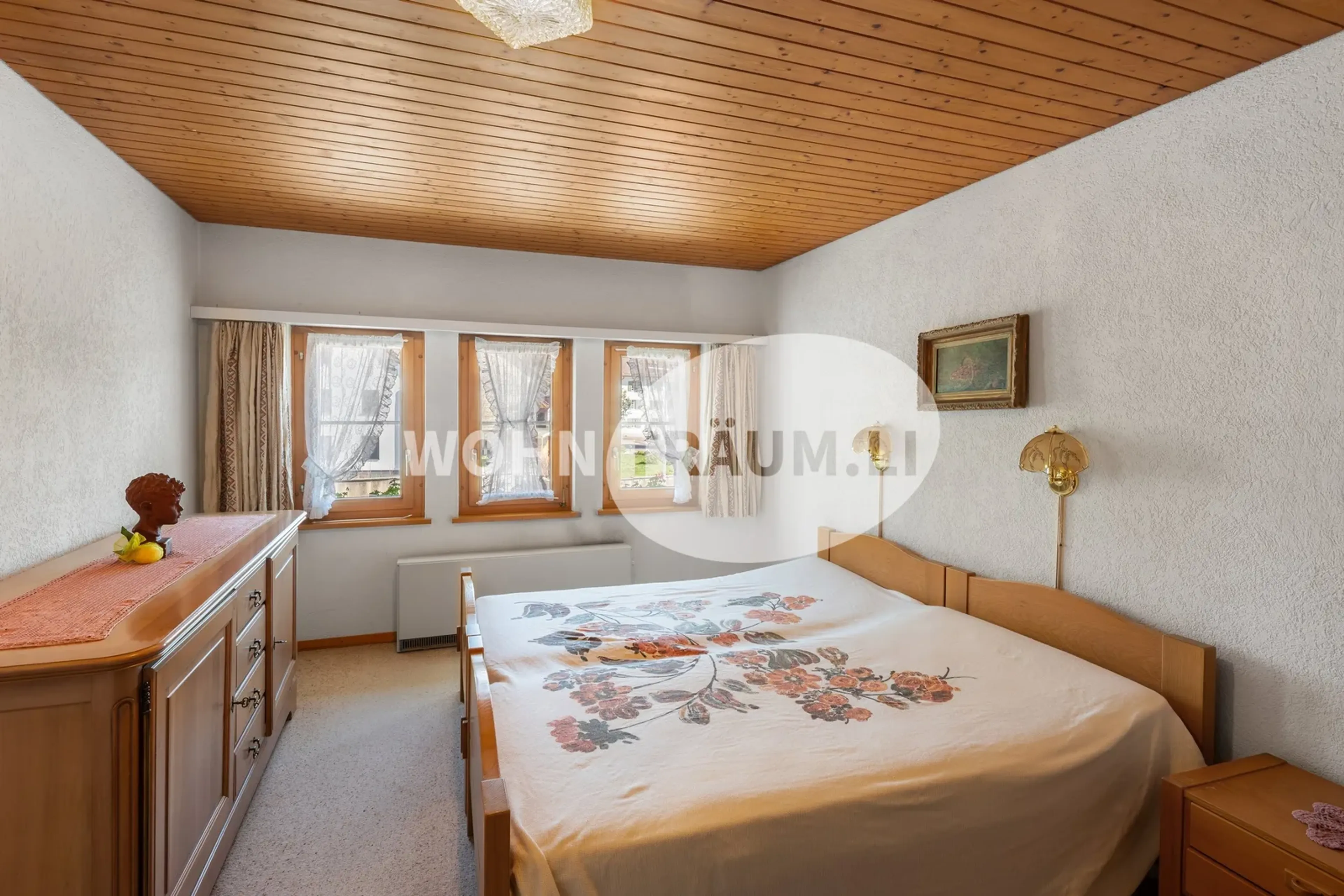 8-Zimmer Eckhausteil mit Gartenhaus und grossem Grundstück - 6