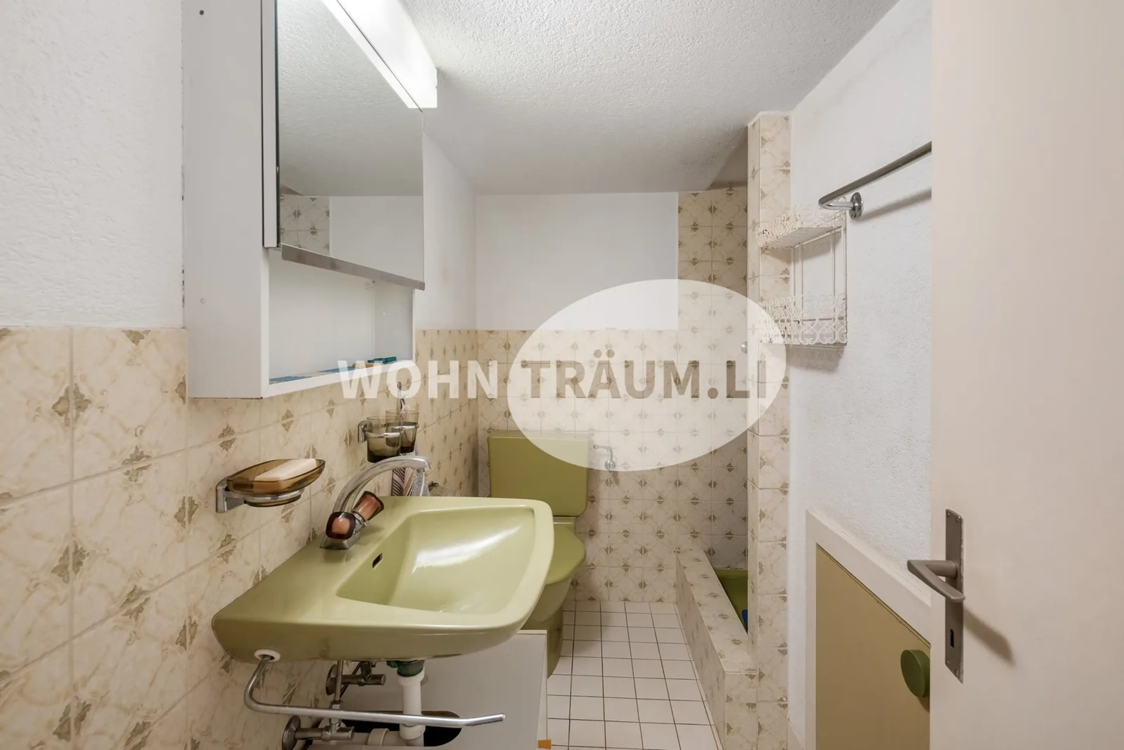 8-Zimmer Eckhausteil mit Gartenhaus und grossem Grundstück - 20