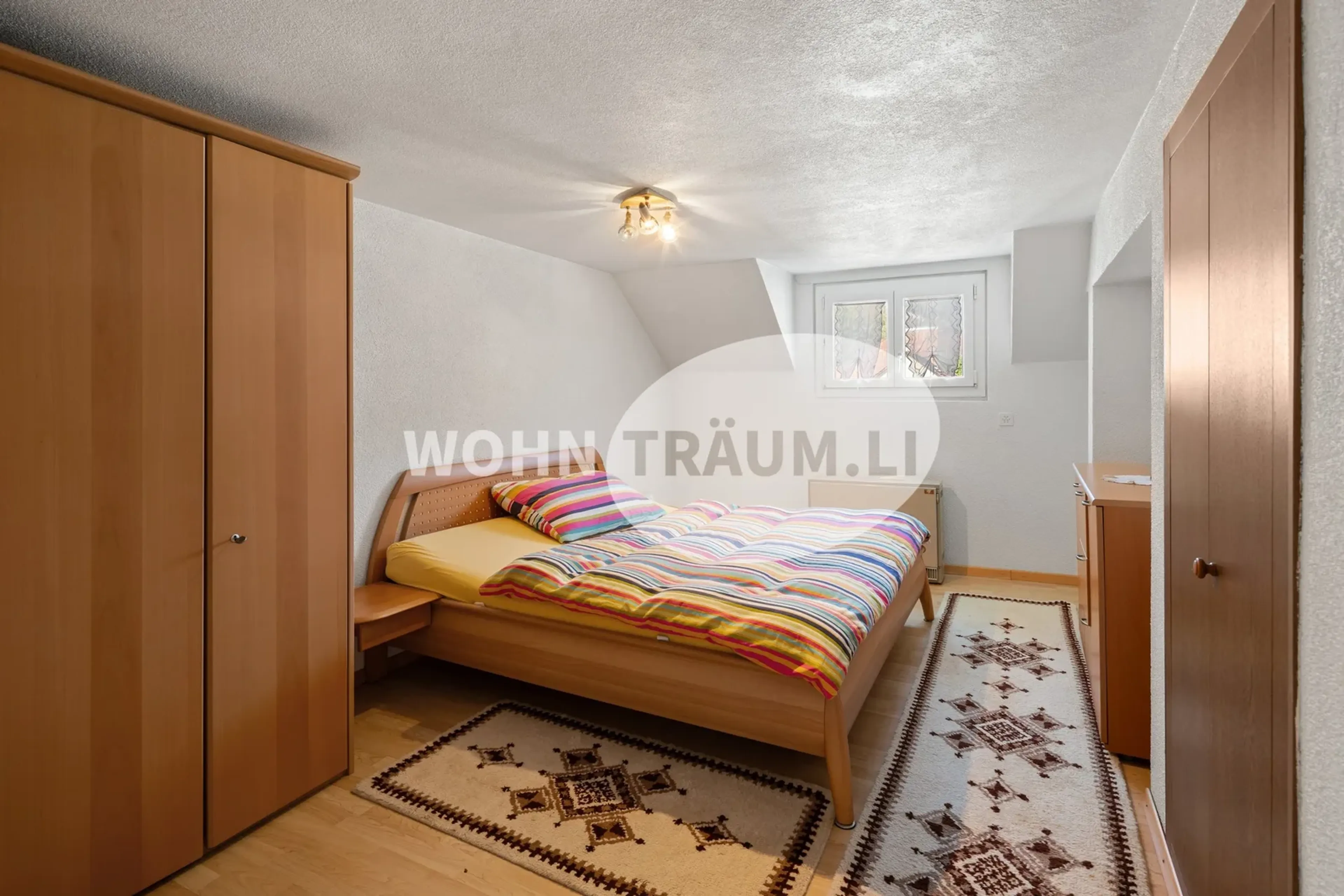 8-Zimmer Eckhausteil mit Gartenhaus und grossem Grundstück - 7