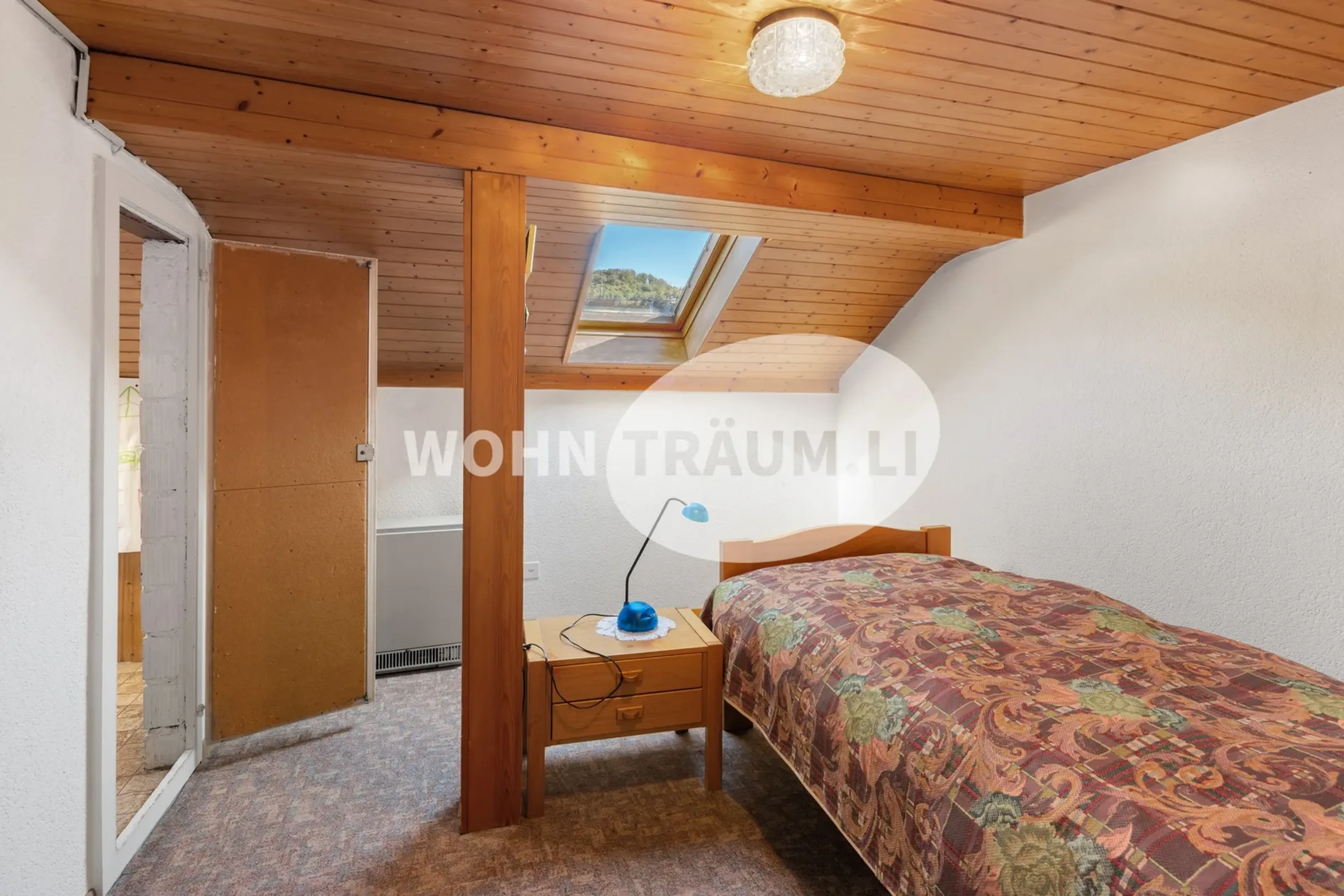 8-Zimmer Eckhausteil mit Gartenhaus und grossem Grundstück - 22