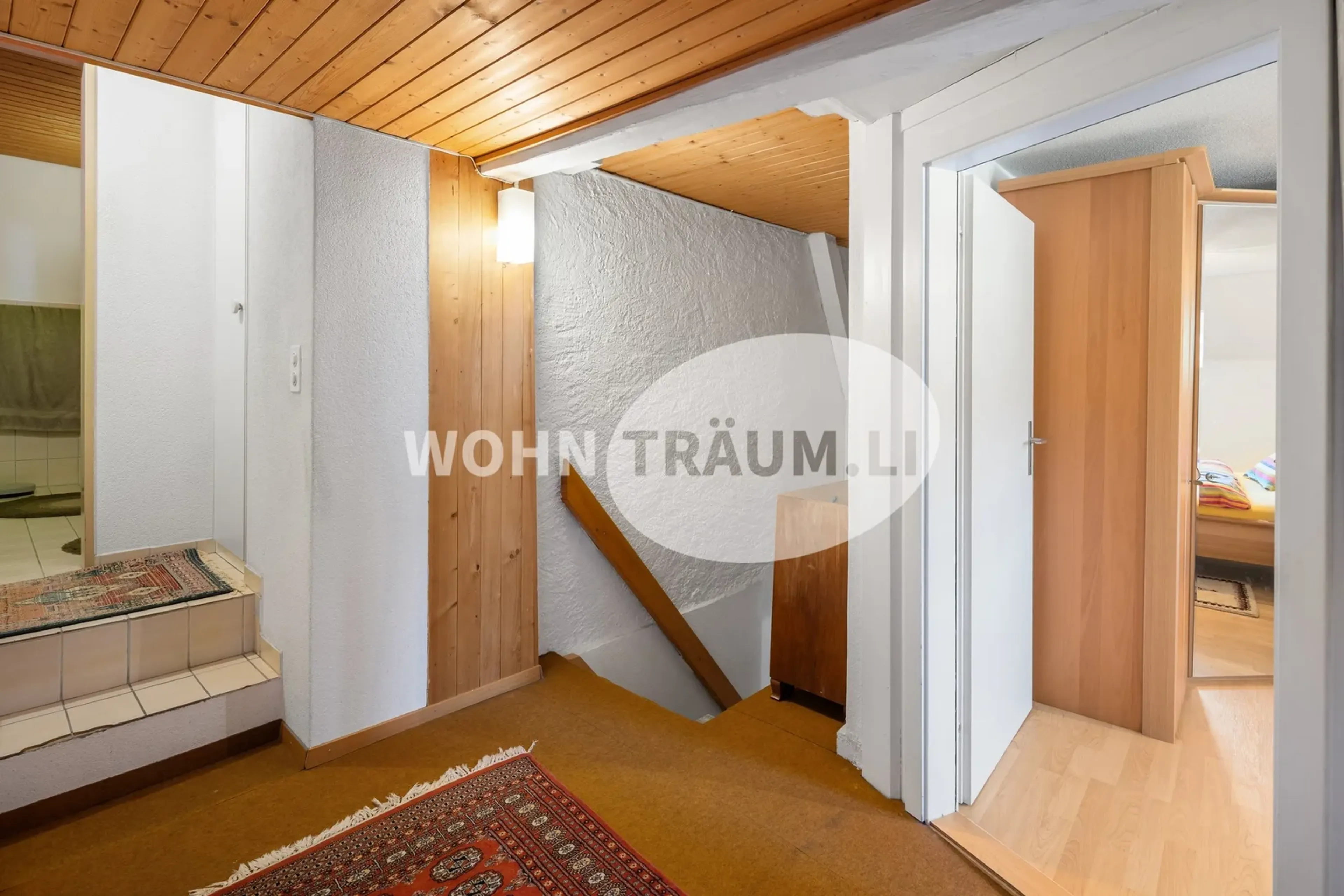 8-Zimmer Eckhausteil mit Gartenhaus und grossem Grundstück - 21