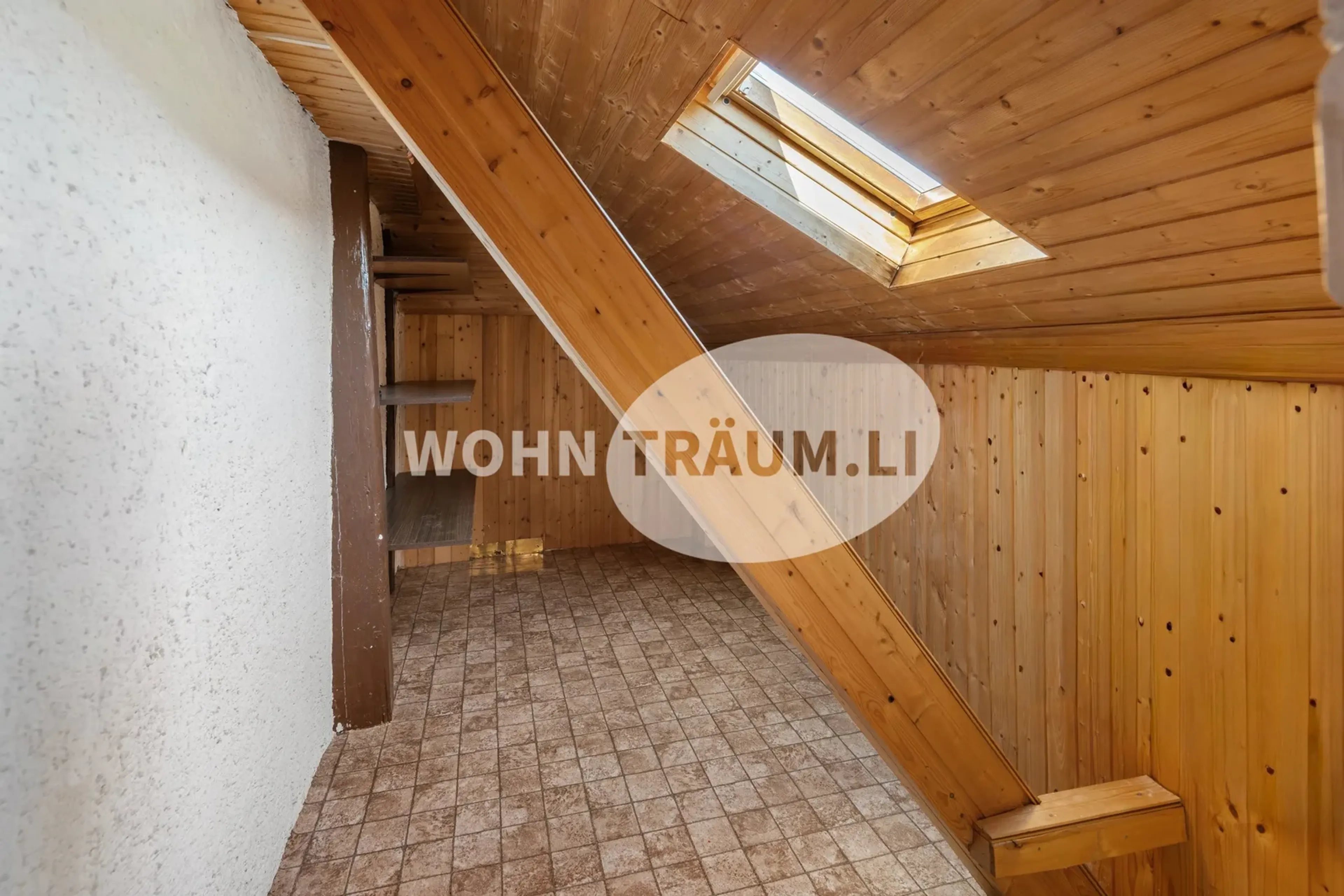 8-Zimmer Eckhausteil mit Gartenhaus und grossem Grundstück - 23