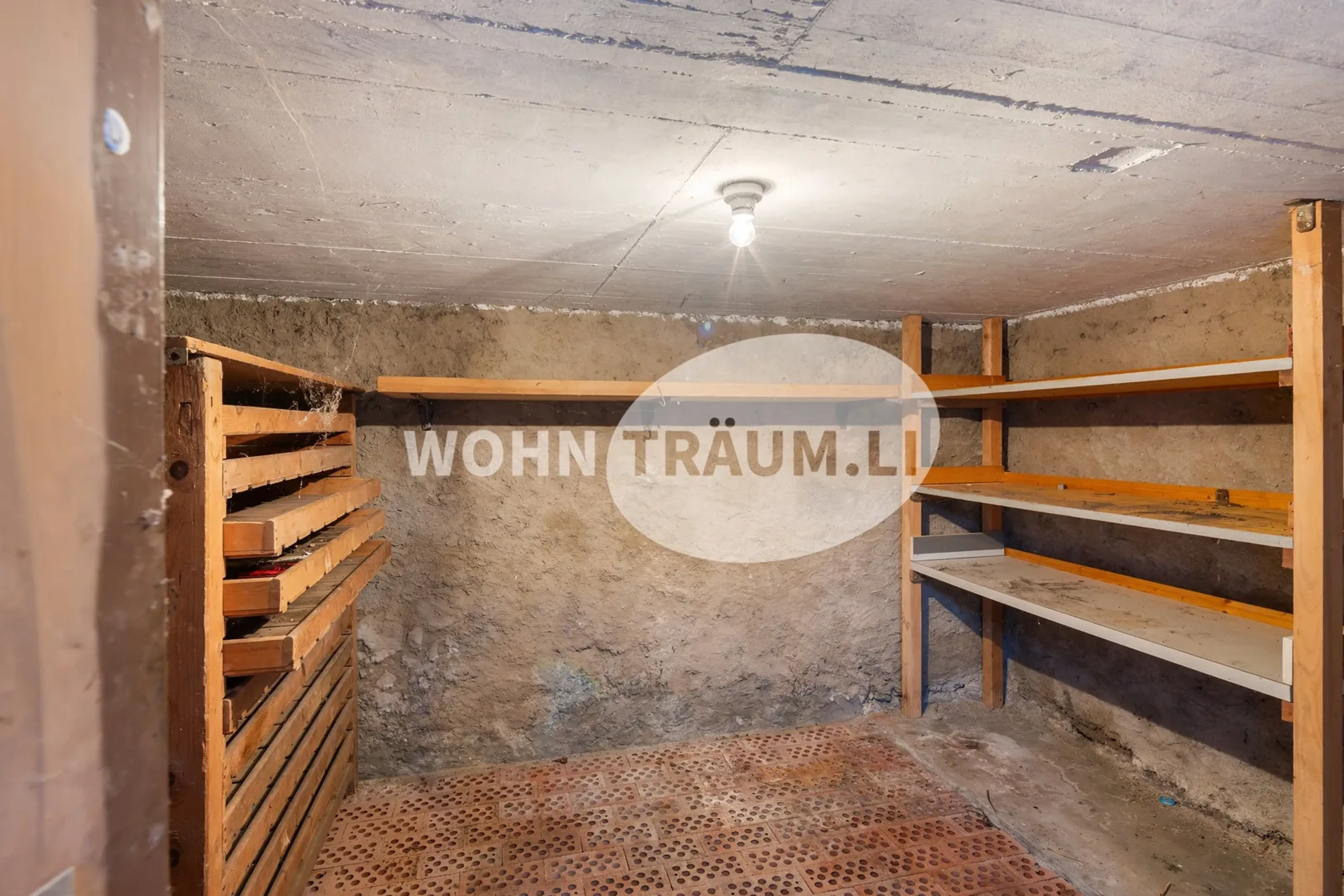 8-Zimmer Eckhausteil mit Gartenhaus und grossem Grundstück - 26