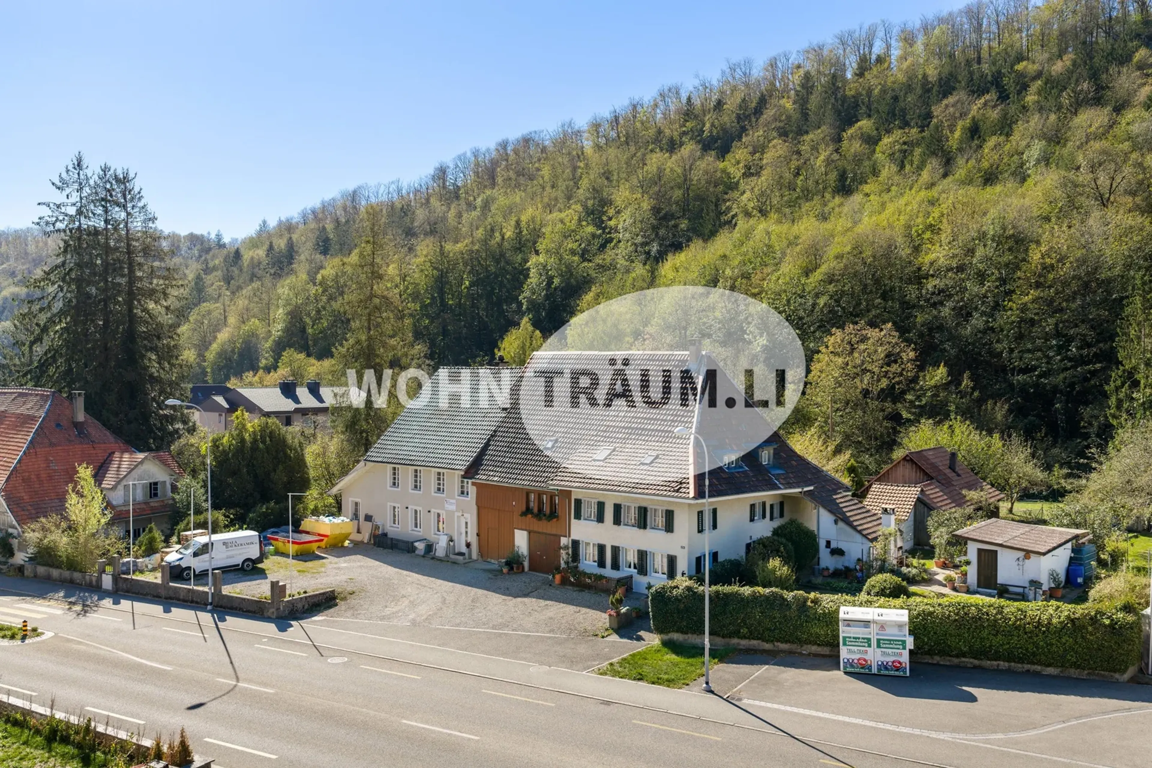8-Zimmer Eckhausteil mit Gartenhaus und grossem Grundstück - 33