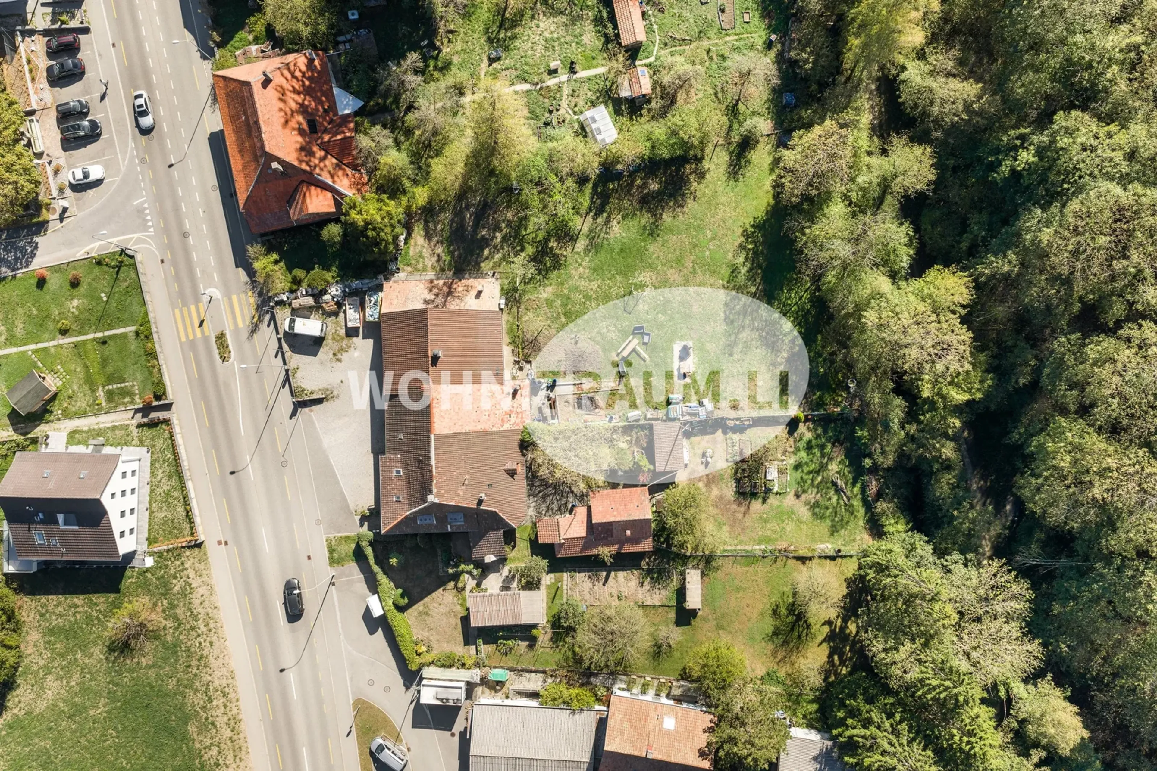 8-Zimmer Eckhausteil mit Gartenhaus und grossem Grundstück - 35