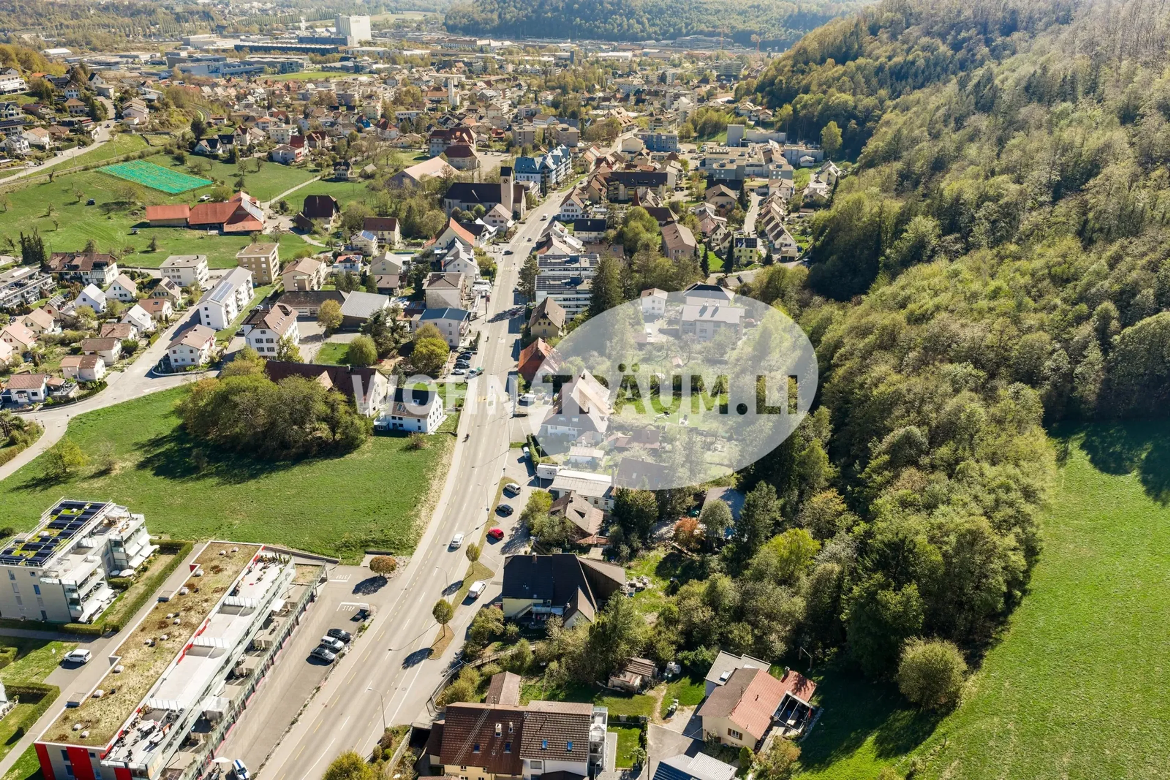 8-Zimmer Eckhausteil mit Gartenhaus und grossem Grundstück - 36