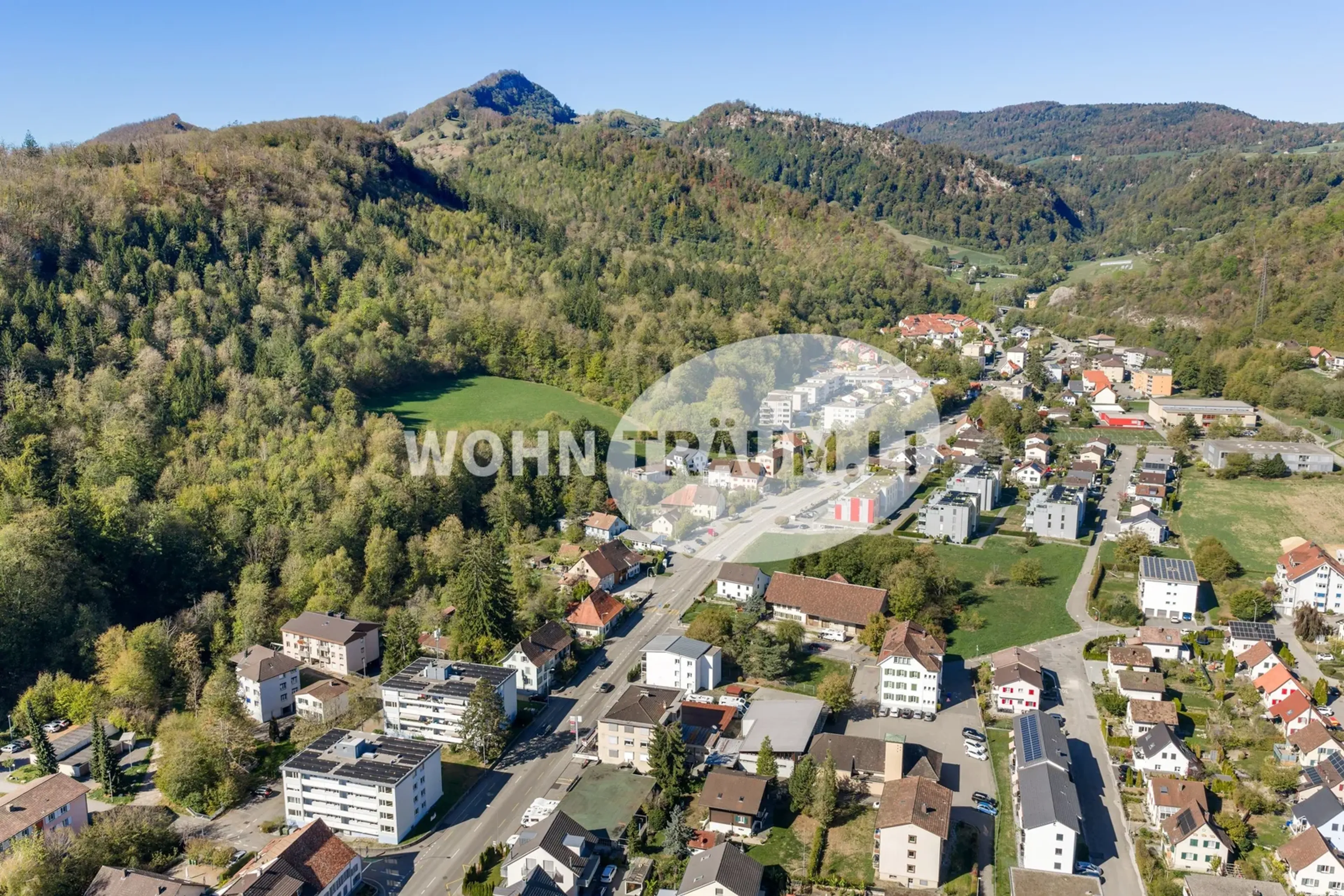 8-Zimmer Eckhausteil mit Gartenhaus und grossem Grundstück - 39